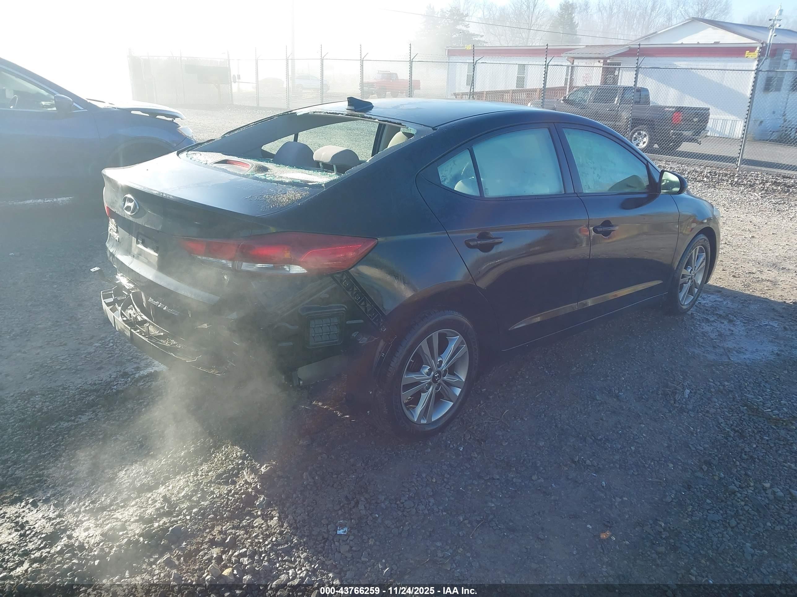 HYUNDAI ELANTRA image 4