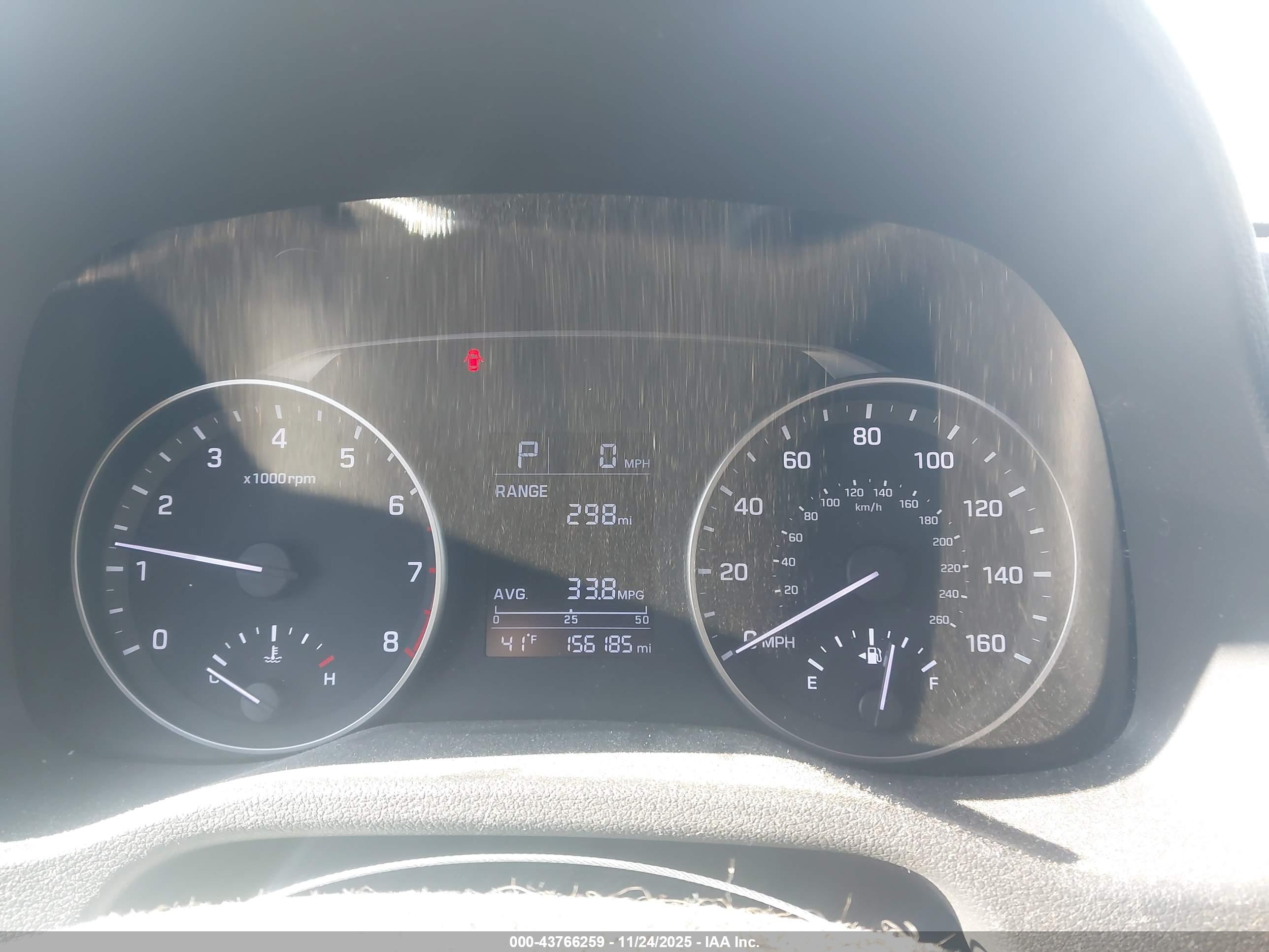 HYUNDAI ELANTRA image 7