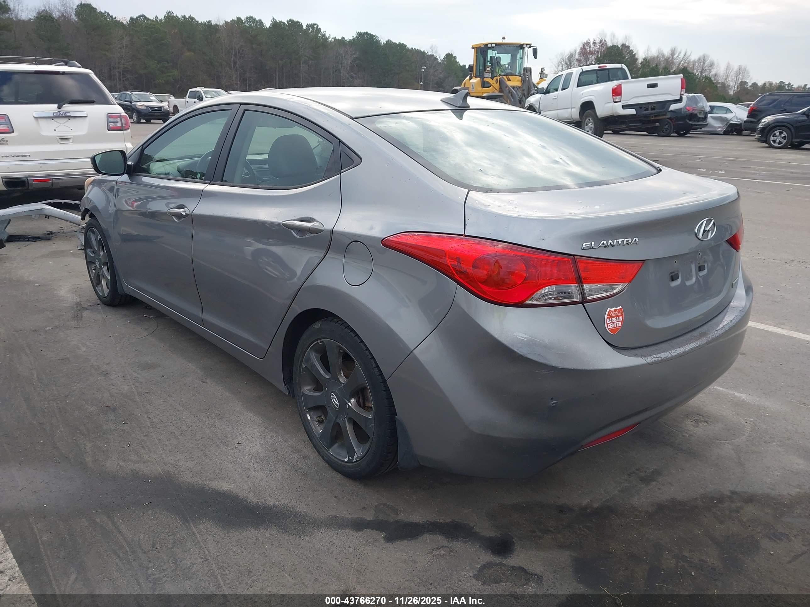 HYUNDAI ELANTRA image 3