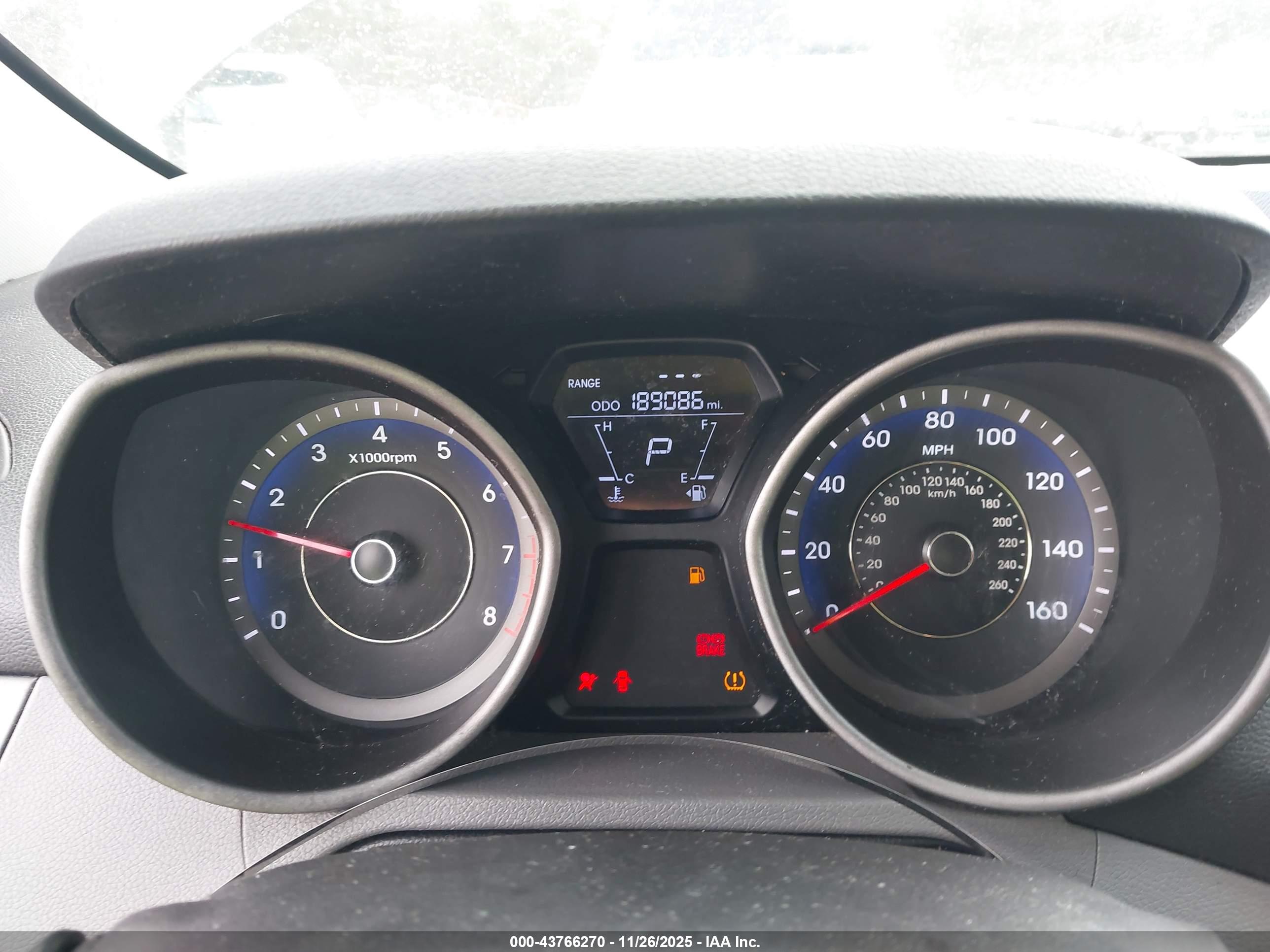 HYUNDAI ELANTRA image 7