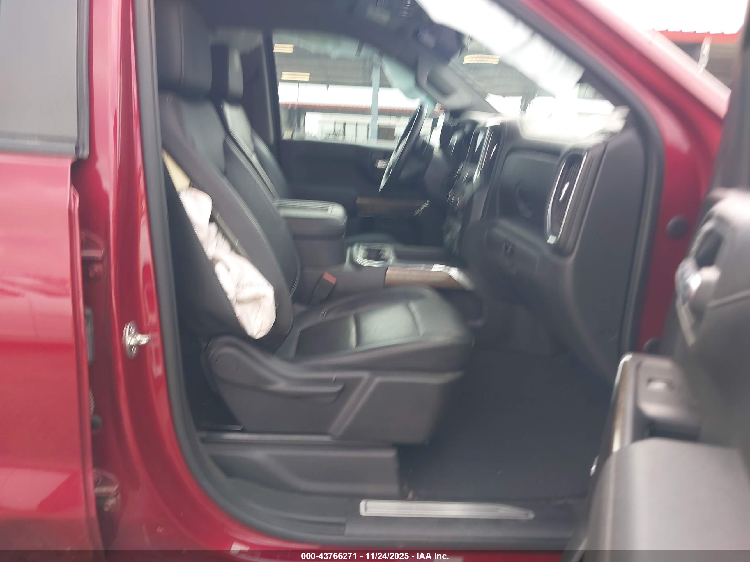 CHEVROLET SILVERADO image 5
