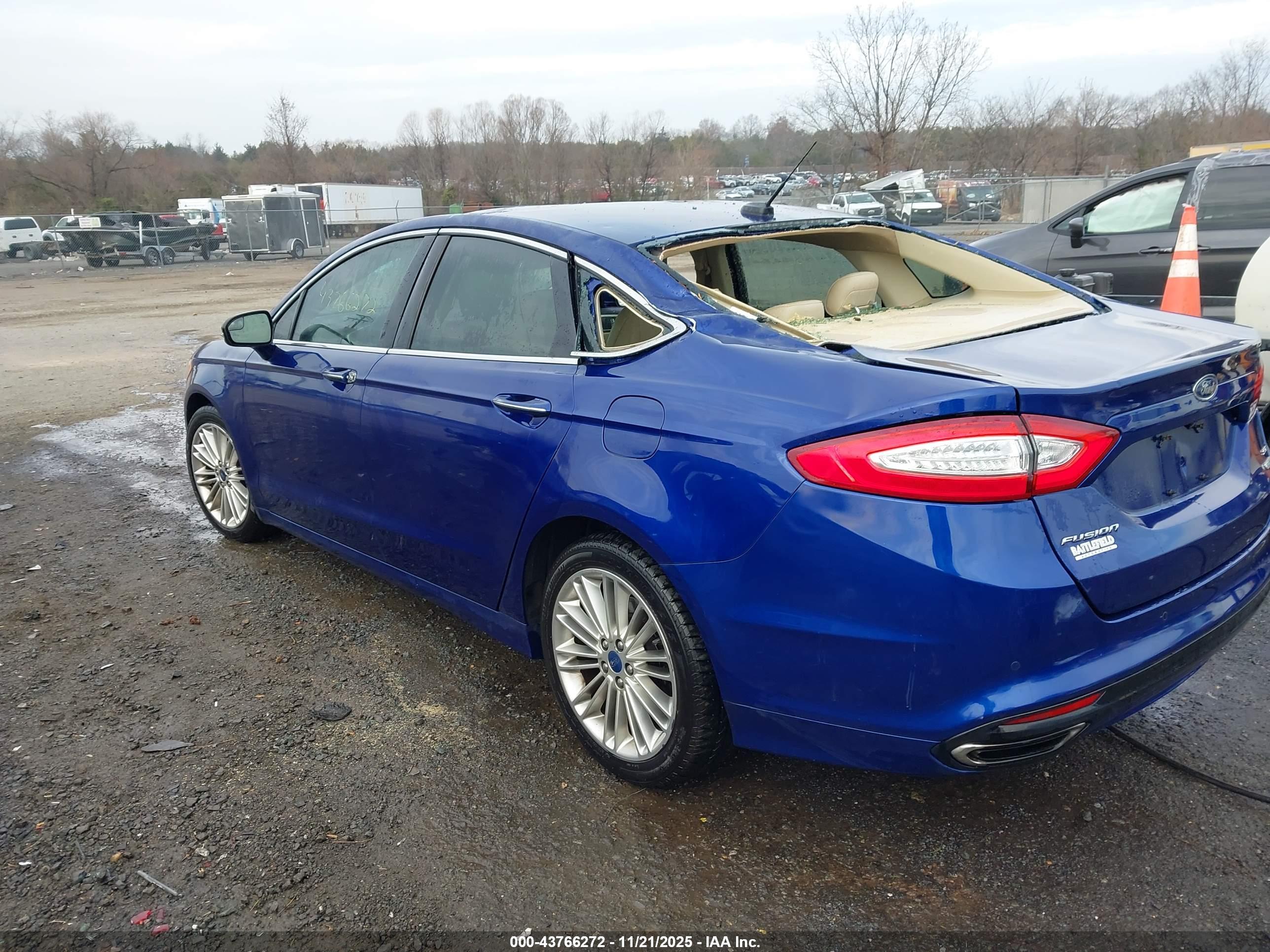FORD FUSION image 3