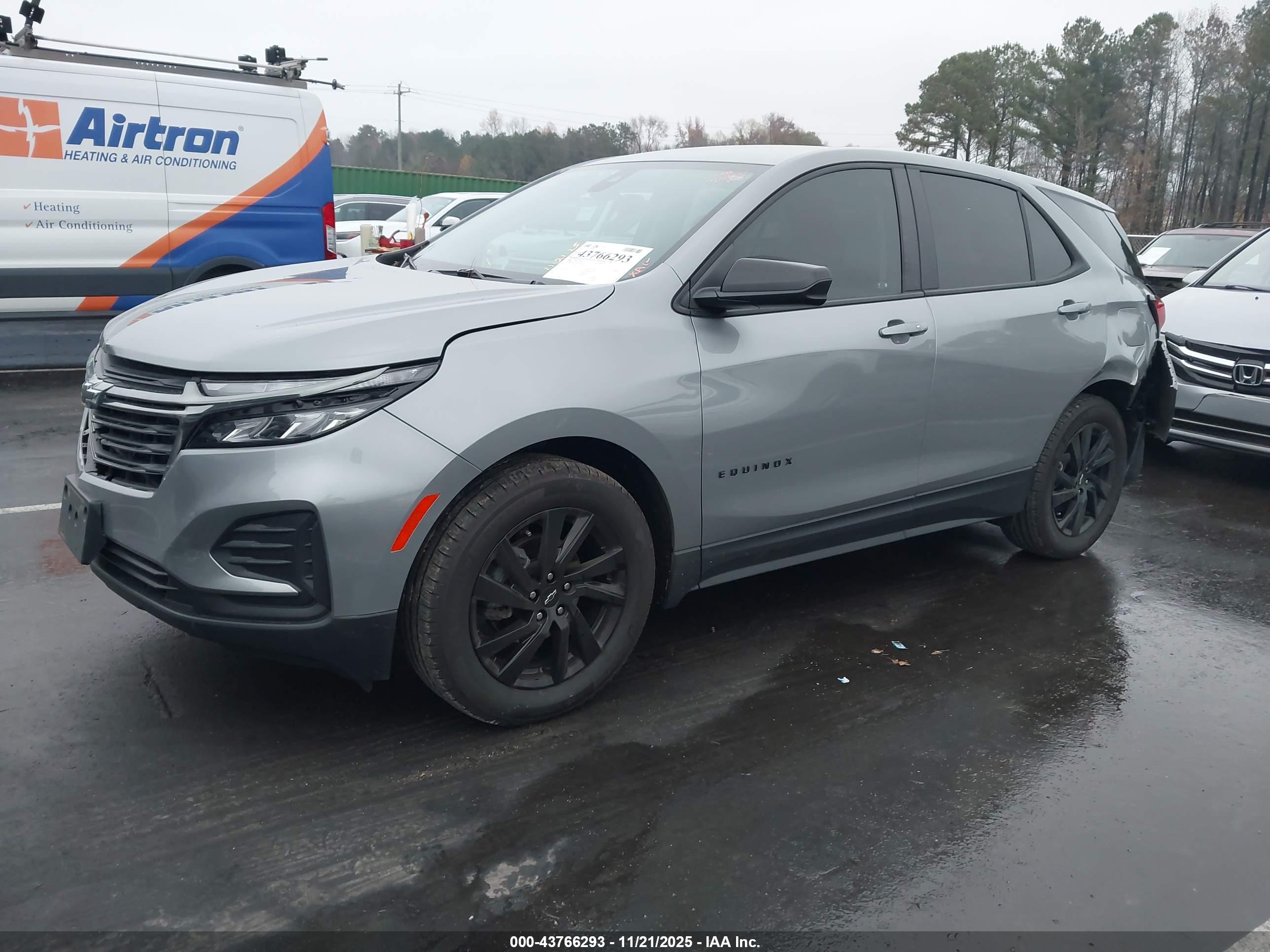 CHEVROLET EQUINOX image 2