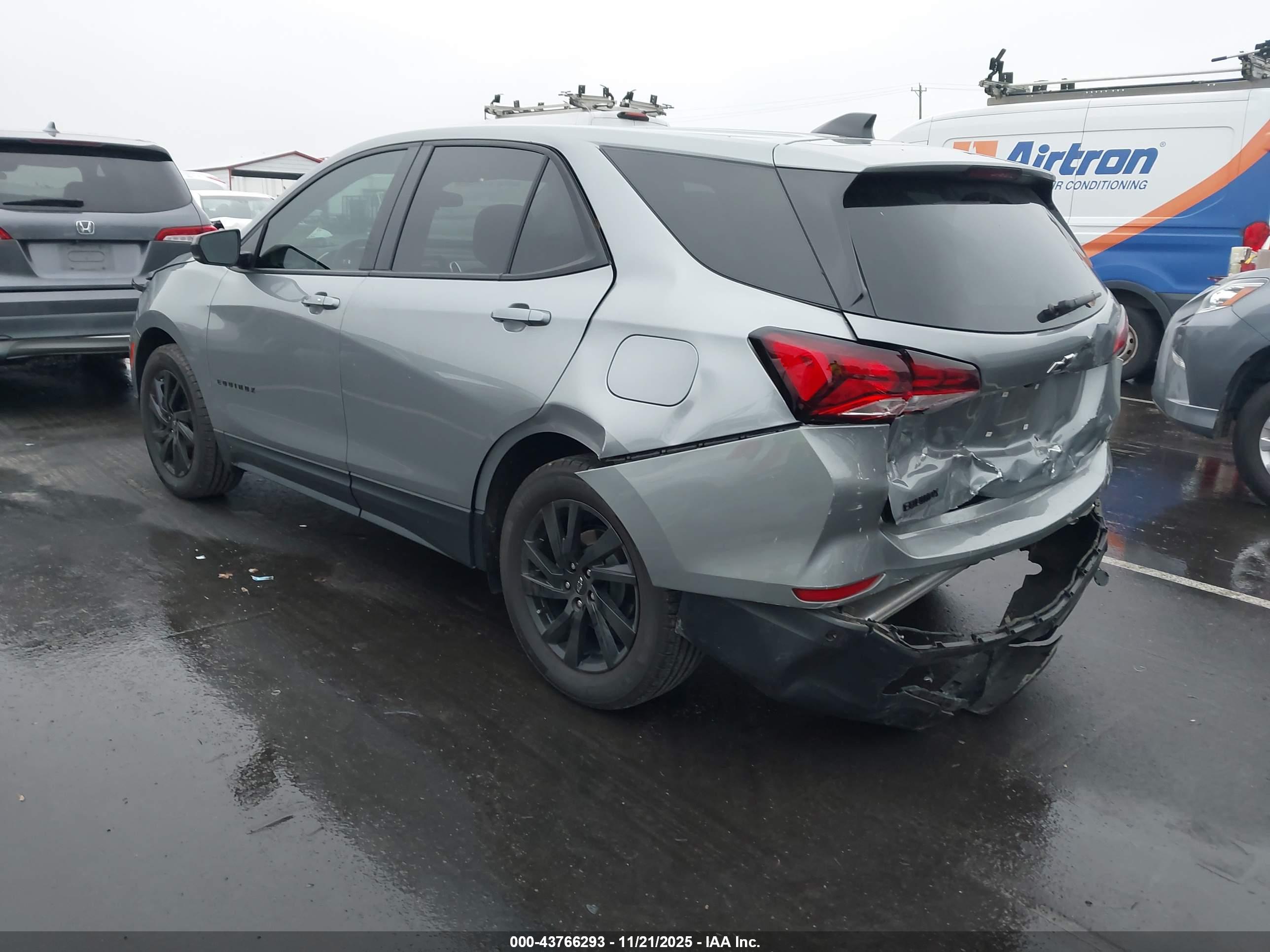 CHEVROLET EQUINOX image 3