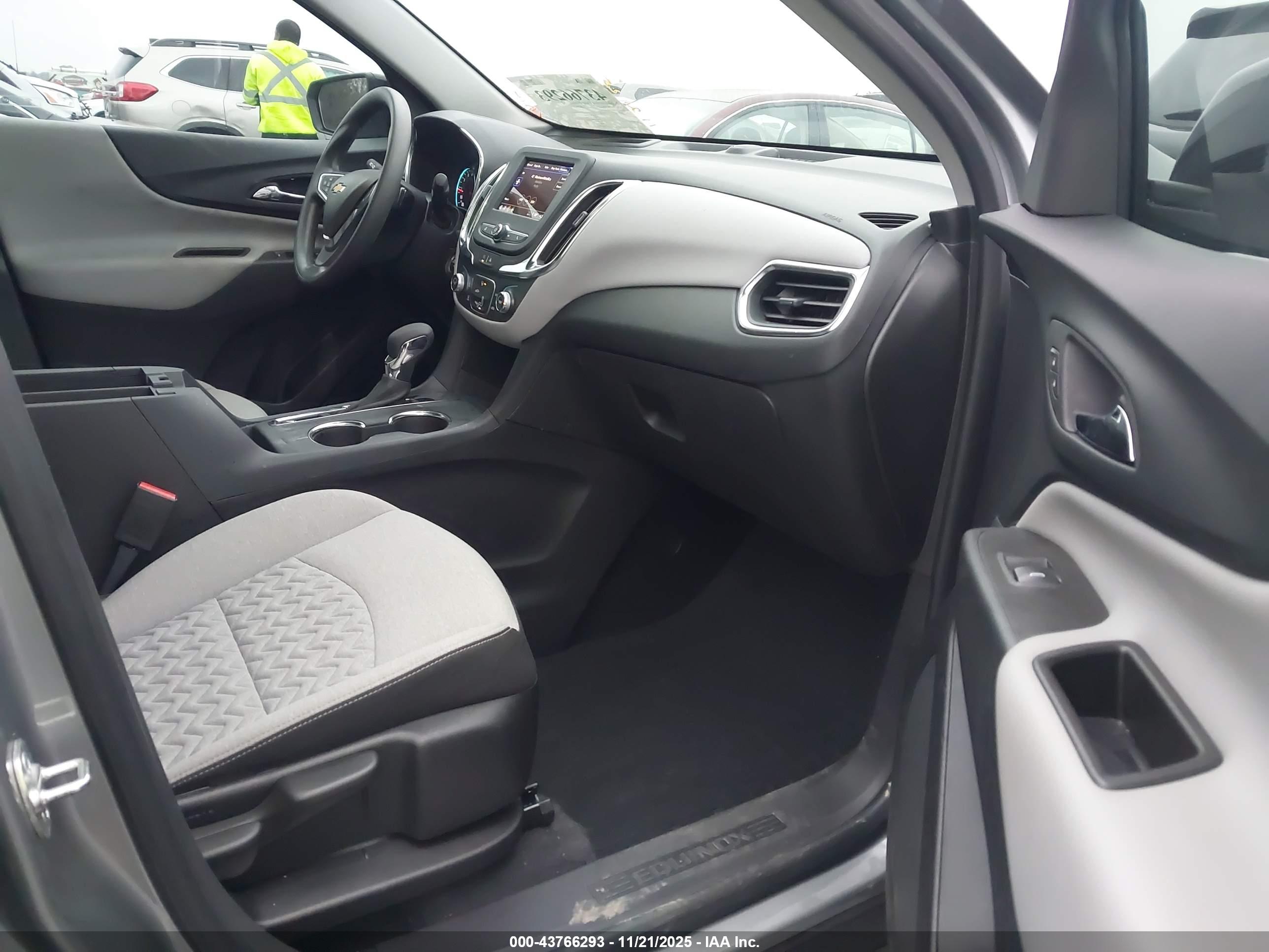 CHEVROLET EQUINOX image 5