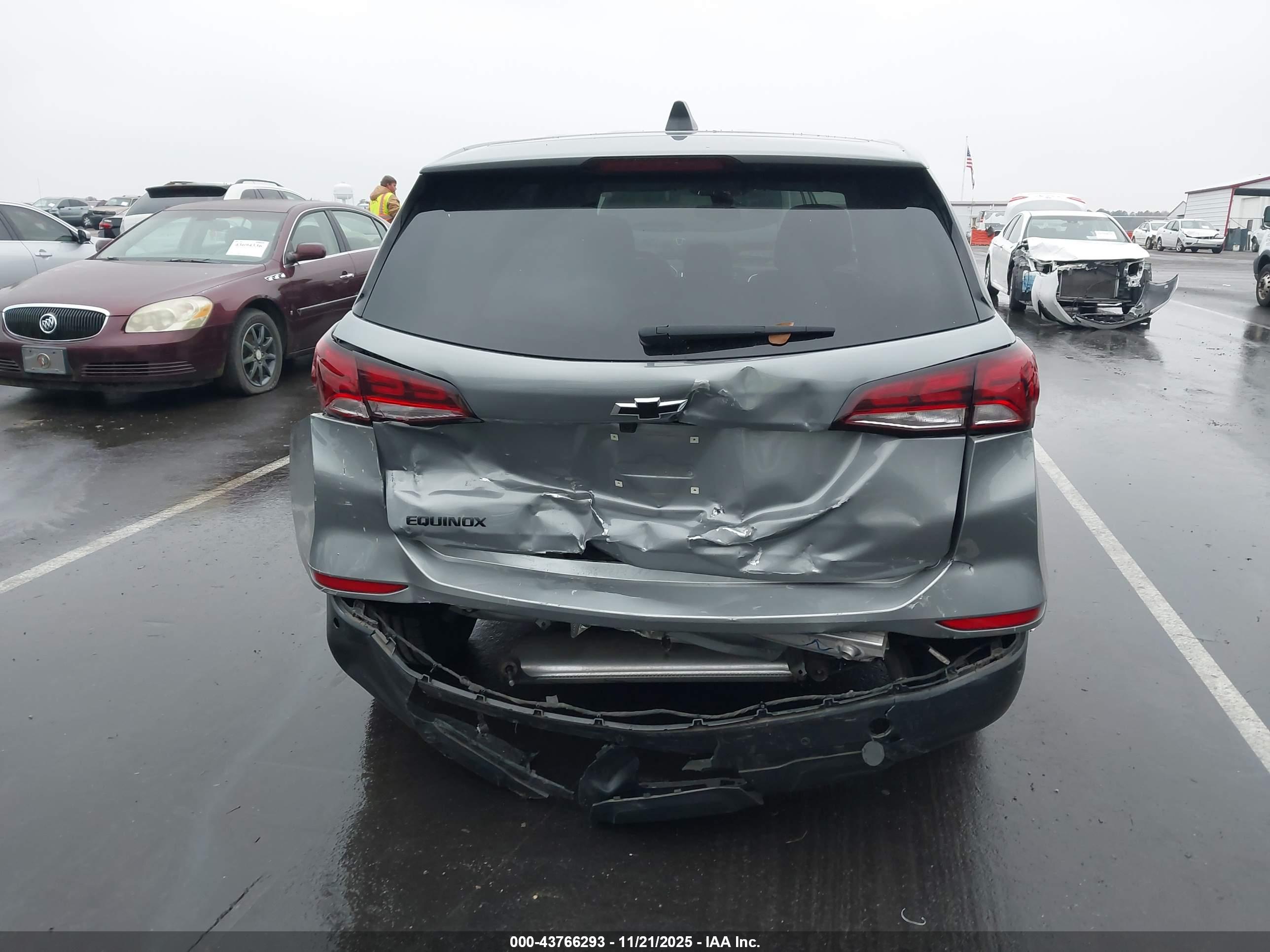 CHEVROLET EQUINOX image 6