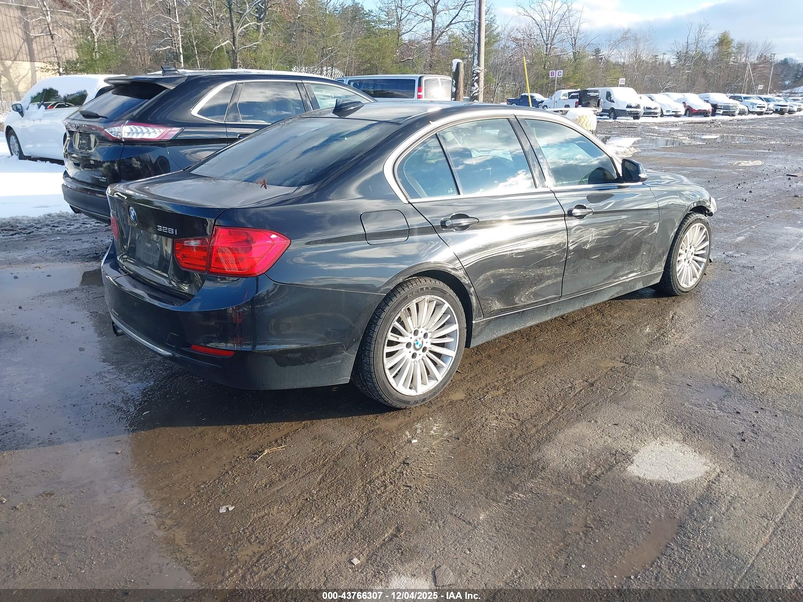 BMW 328I image 4
