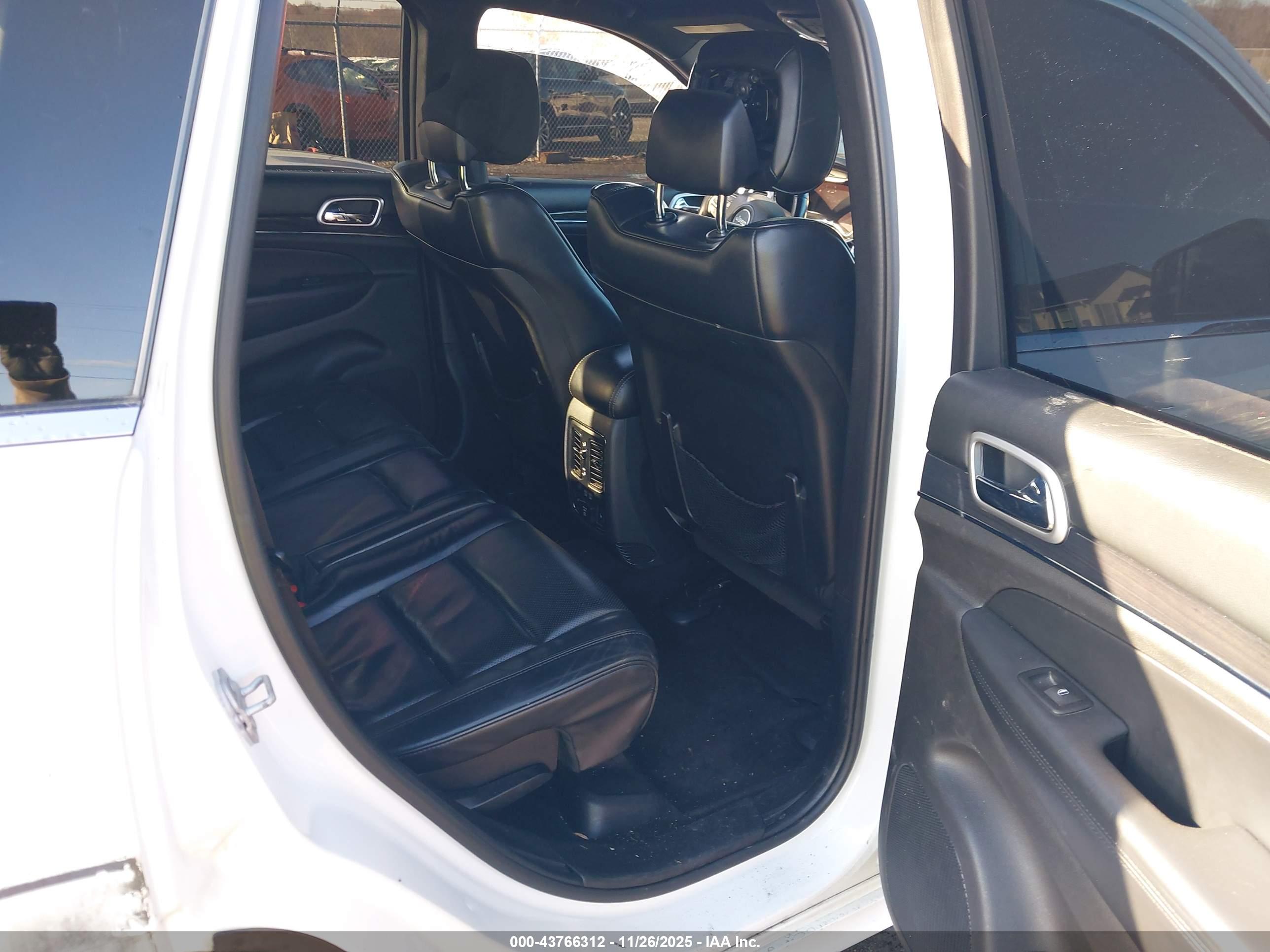 JEEP GRAND image 8