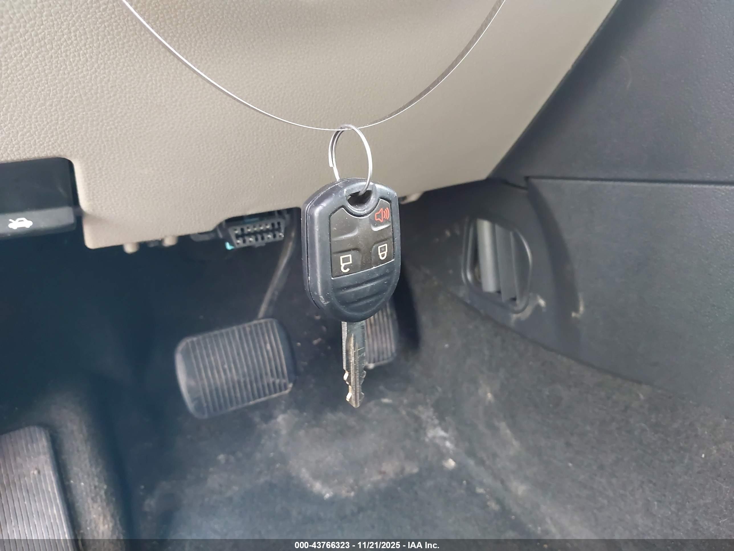 FORD EXPLORER image 11