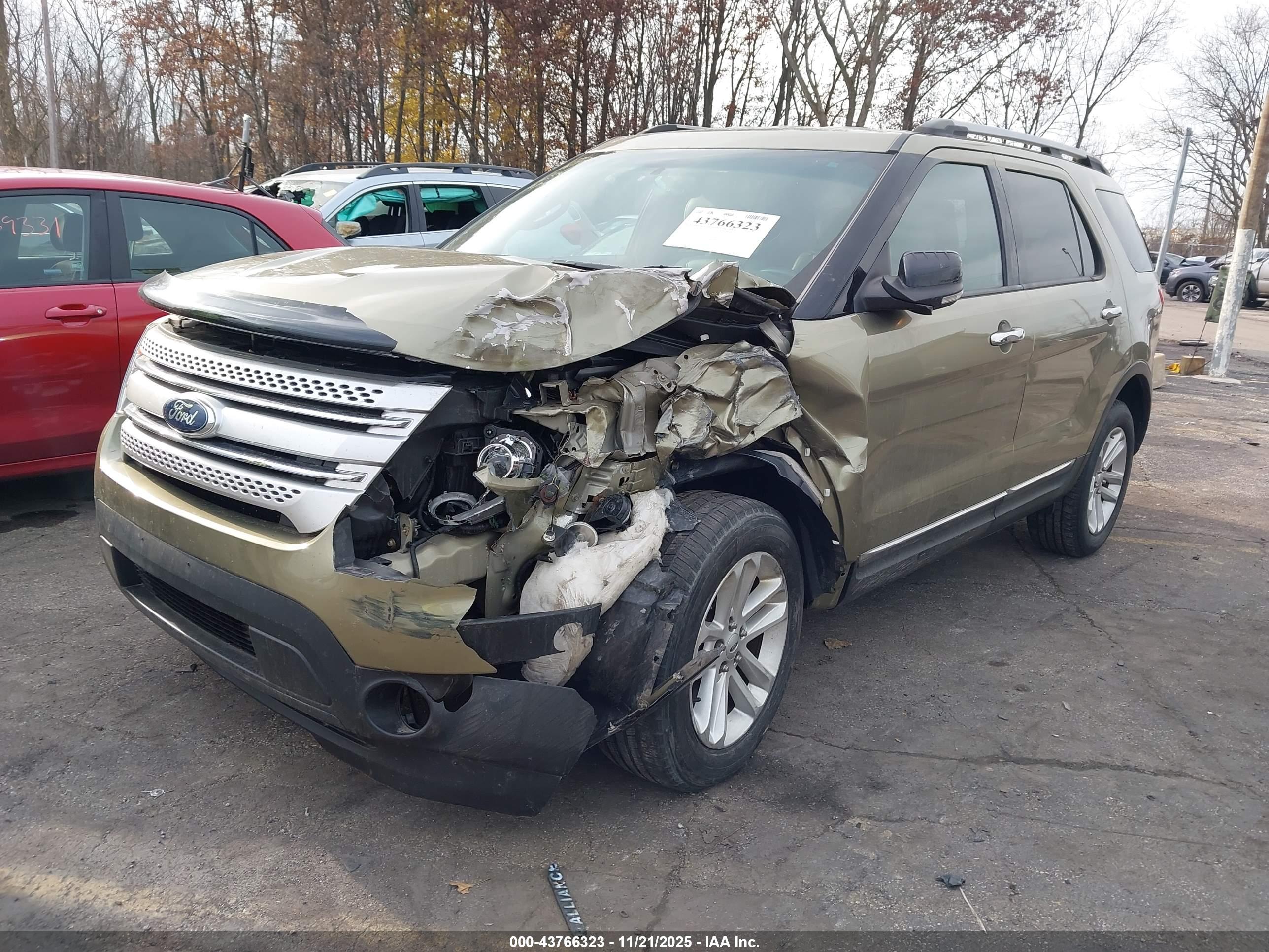 FORD EXPLORER image 2