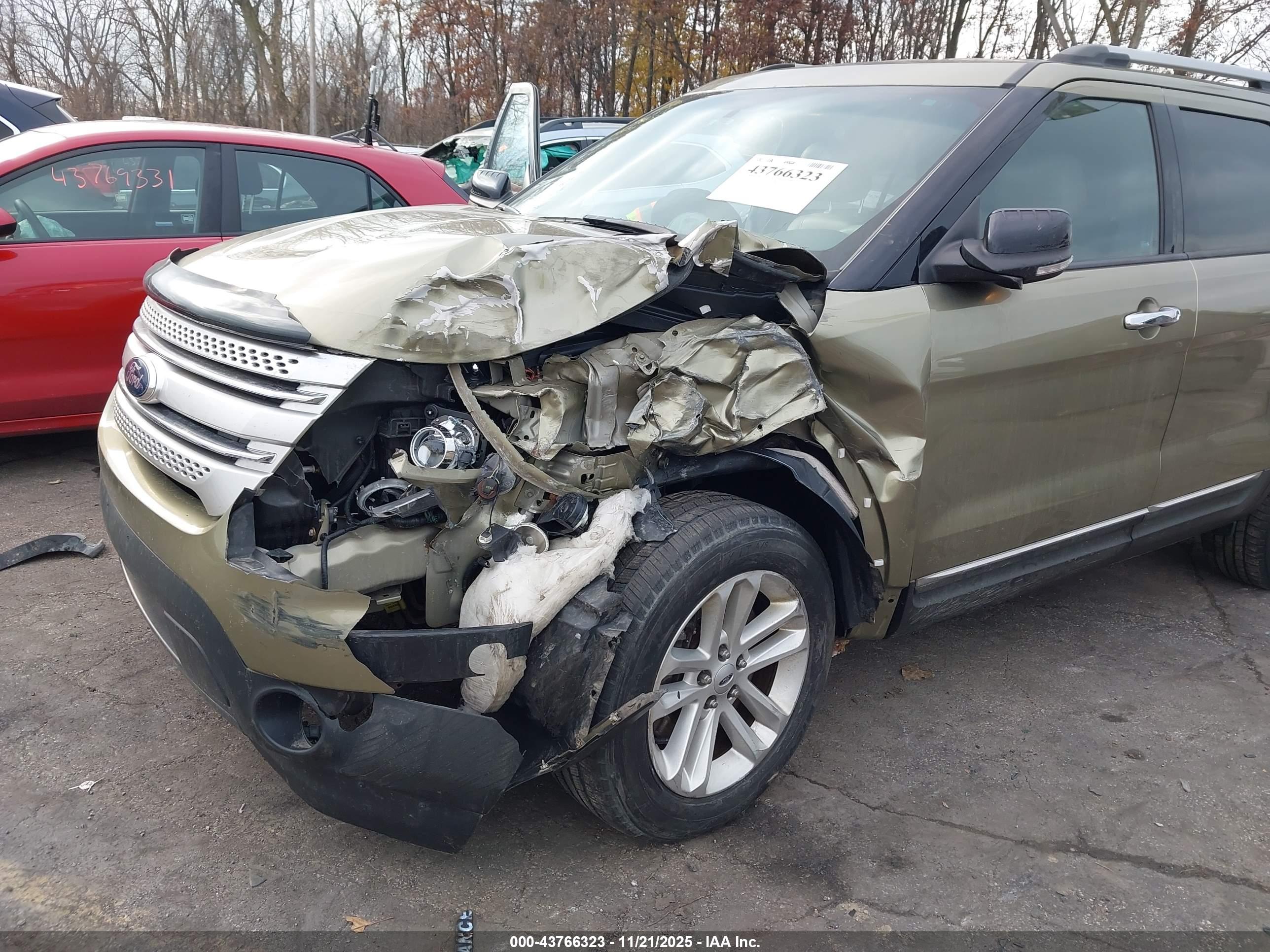 FORD EXPLORER image 6