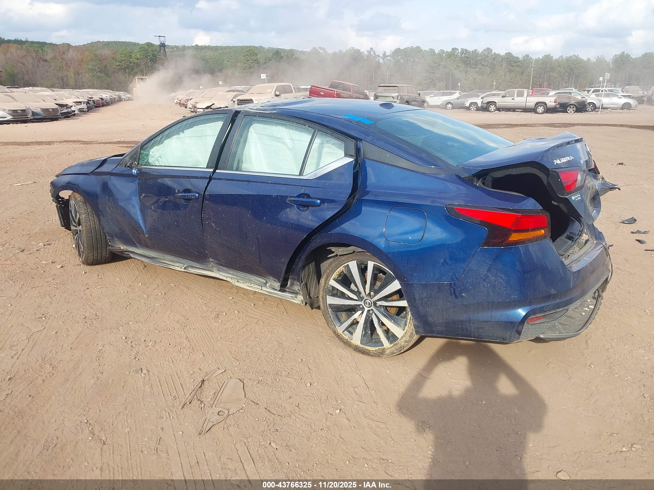 NISSAN ALTIMA image 3