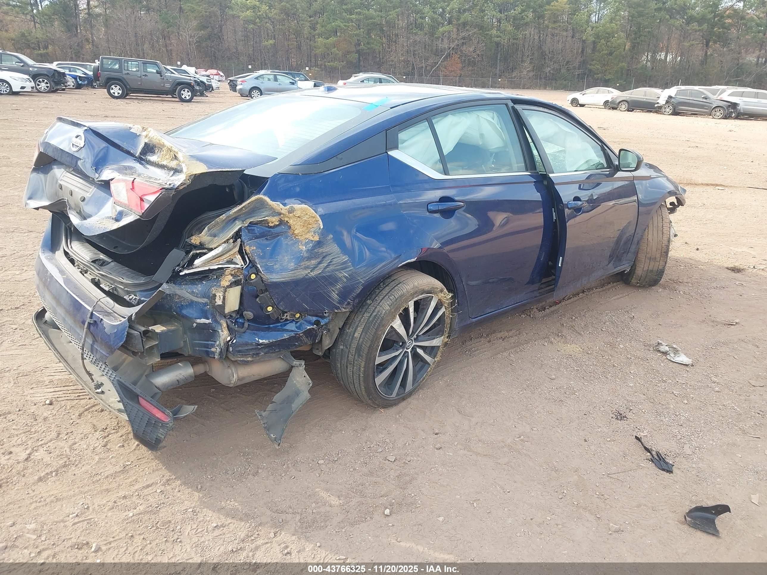 NISSAN ALTIMA image 4