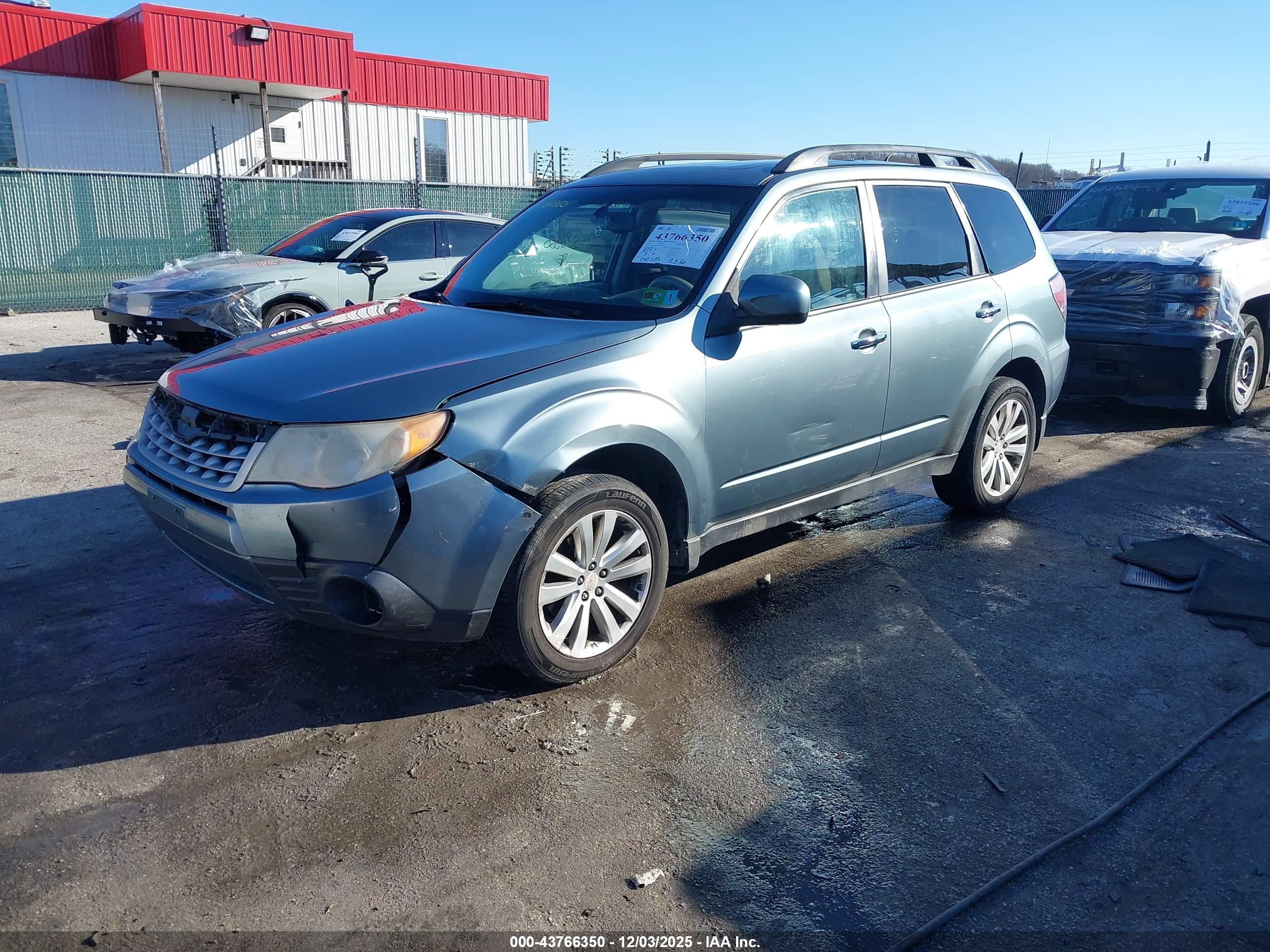 SUBARU FORESTER image 2