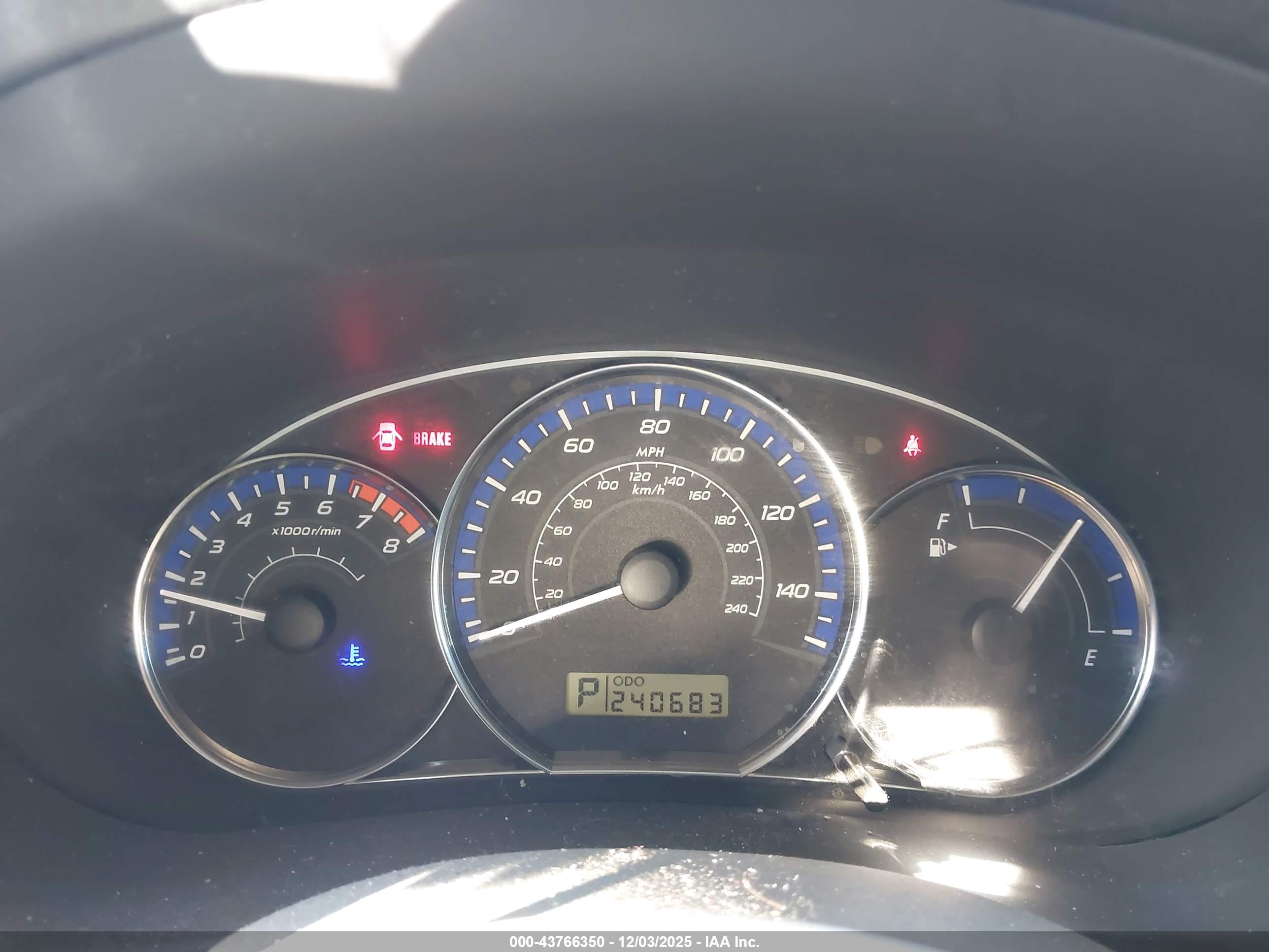 SUBARU FORESTER image 7