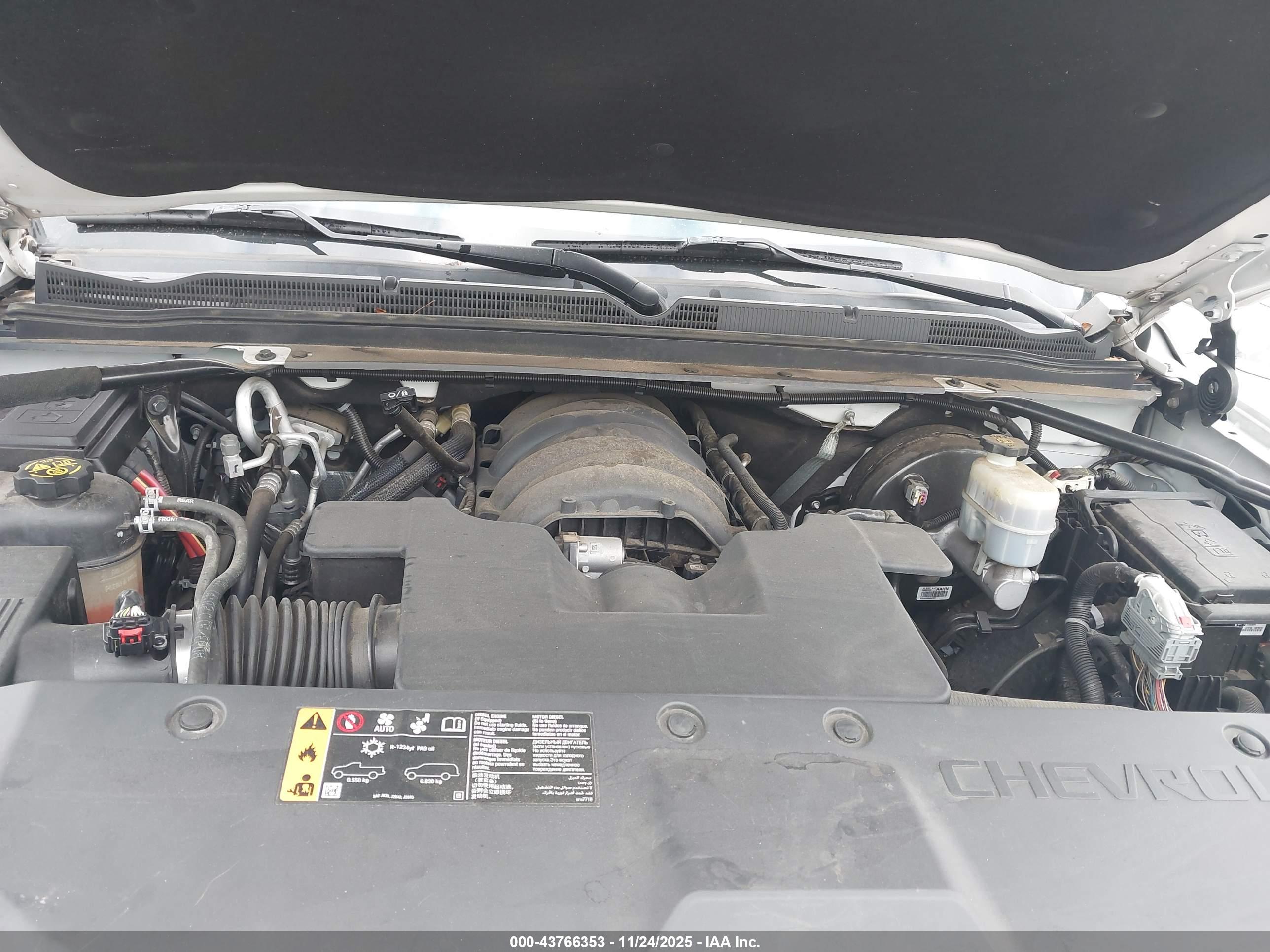 CHEVROLET TAHOE image 10