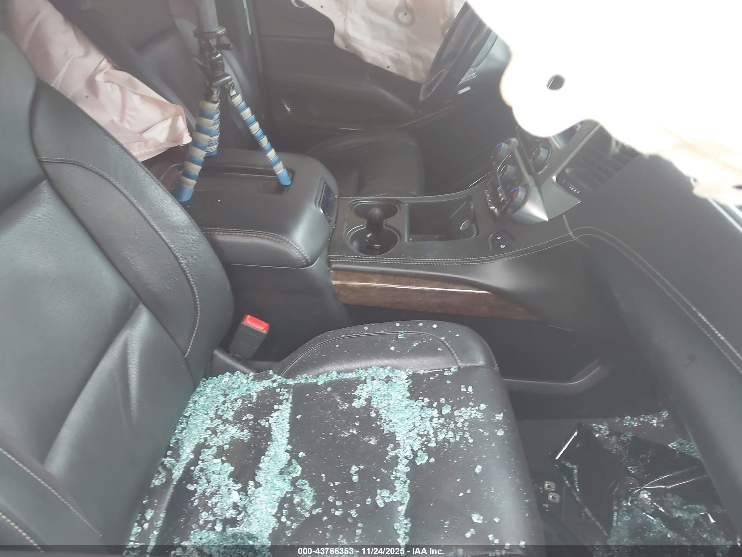 CHEVROLET TAHOE image 5