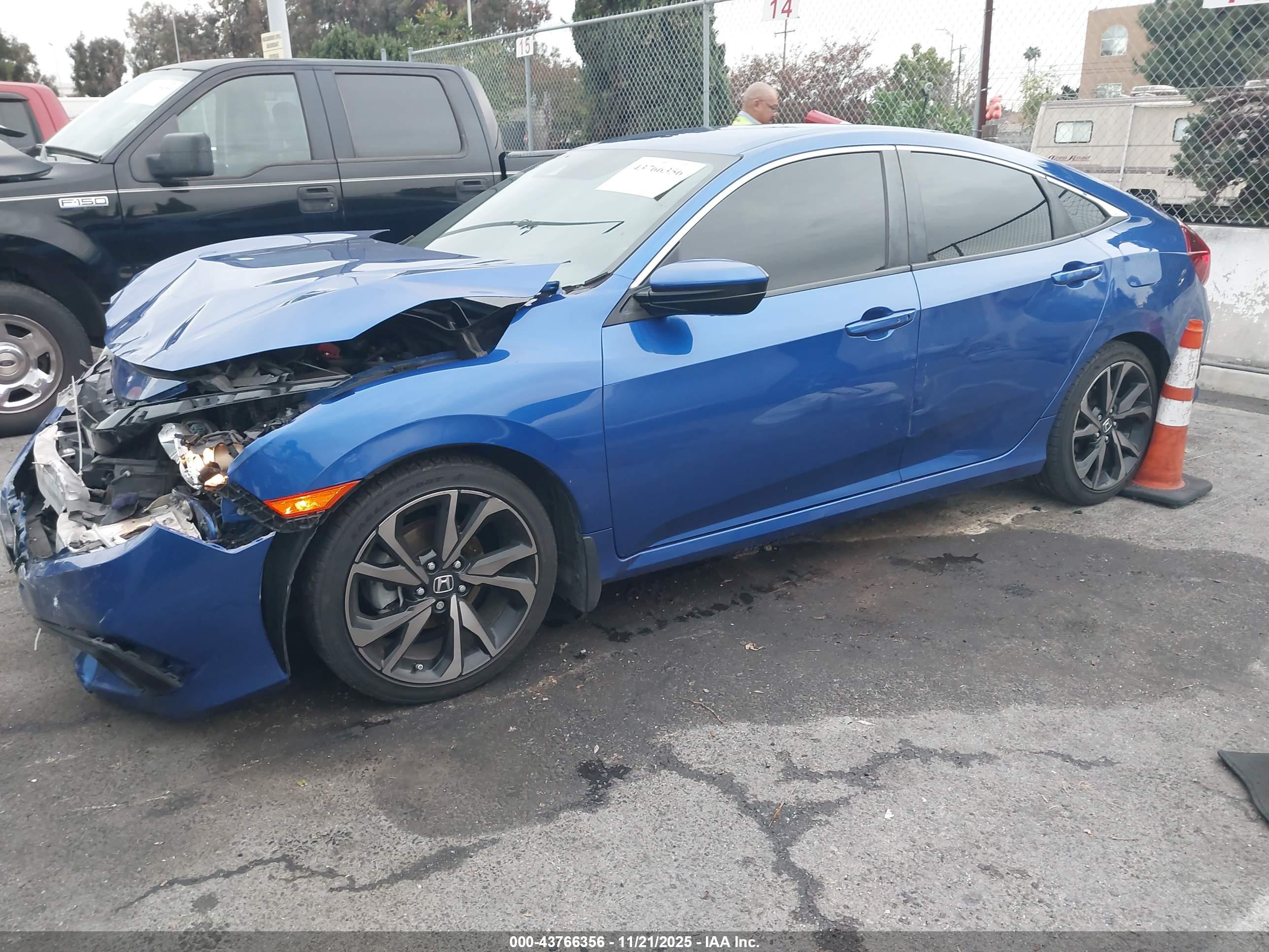 HONDA CIVIC image 2