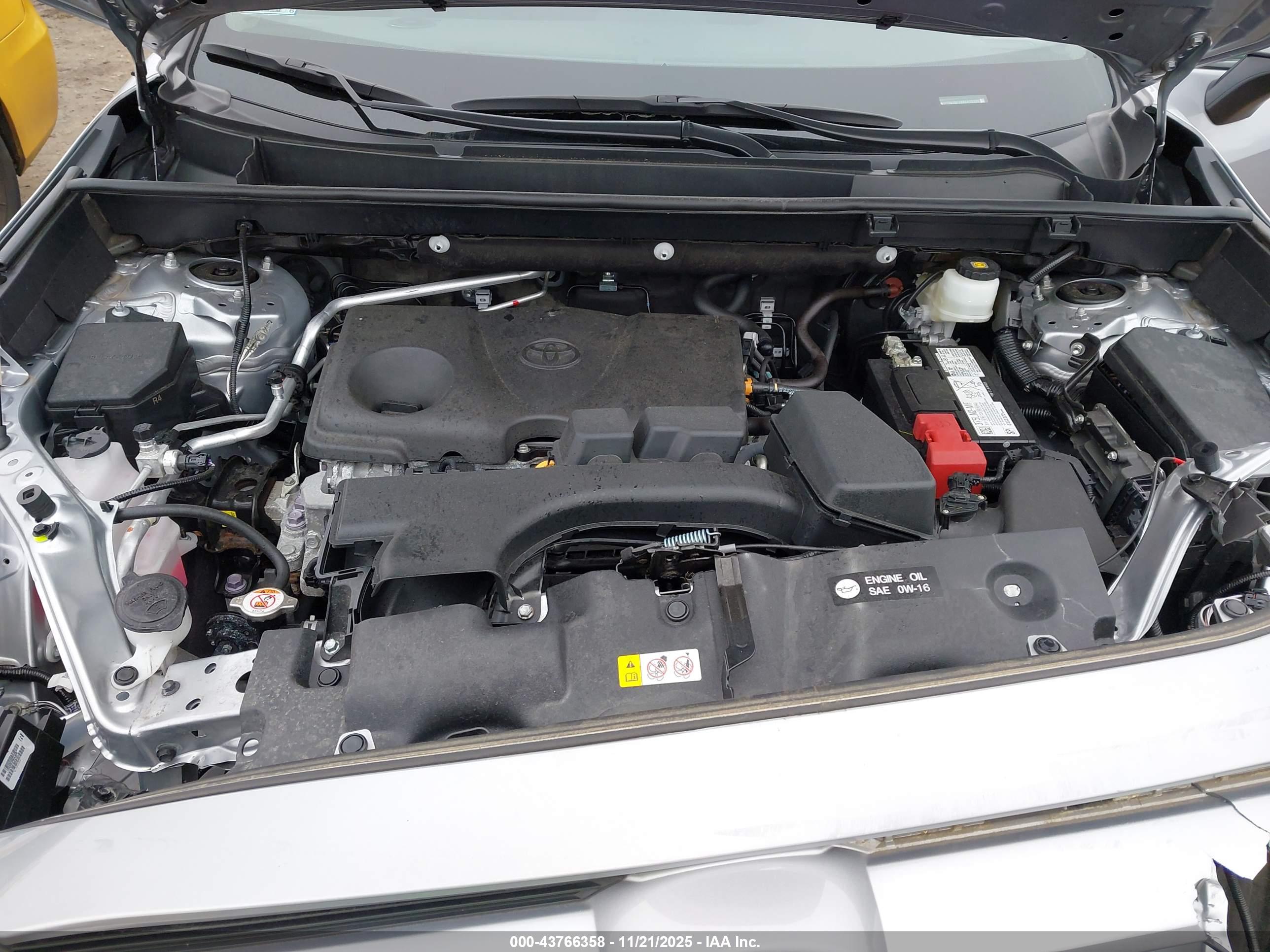 TOYOTA RAV4 image 10