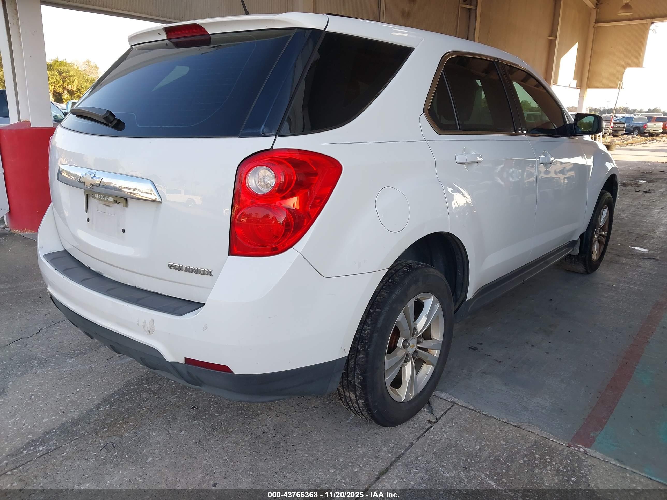 CHEVROLET EQUINOX image 4