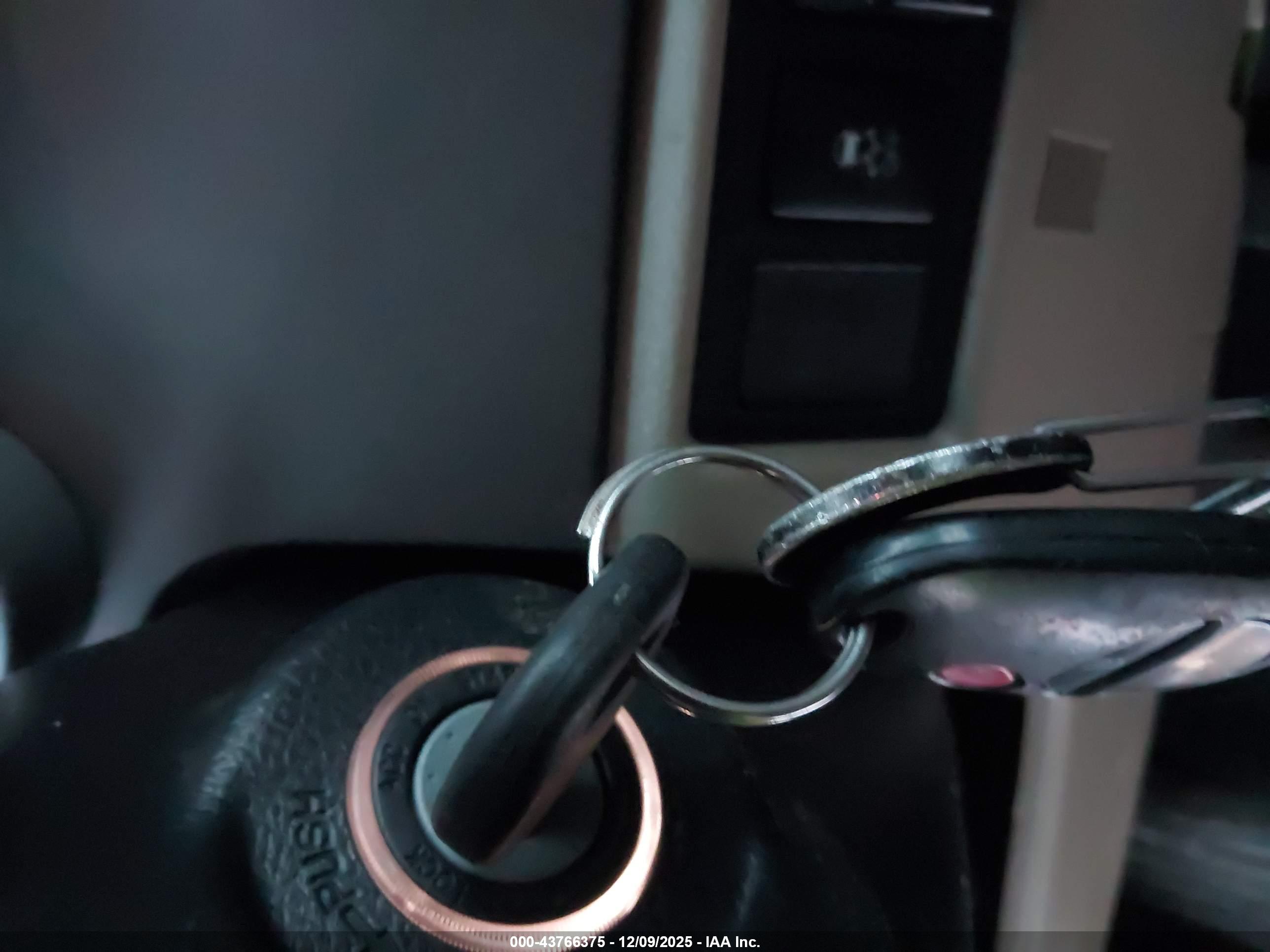 TOYOTA SEQUOIA image 11
