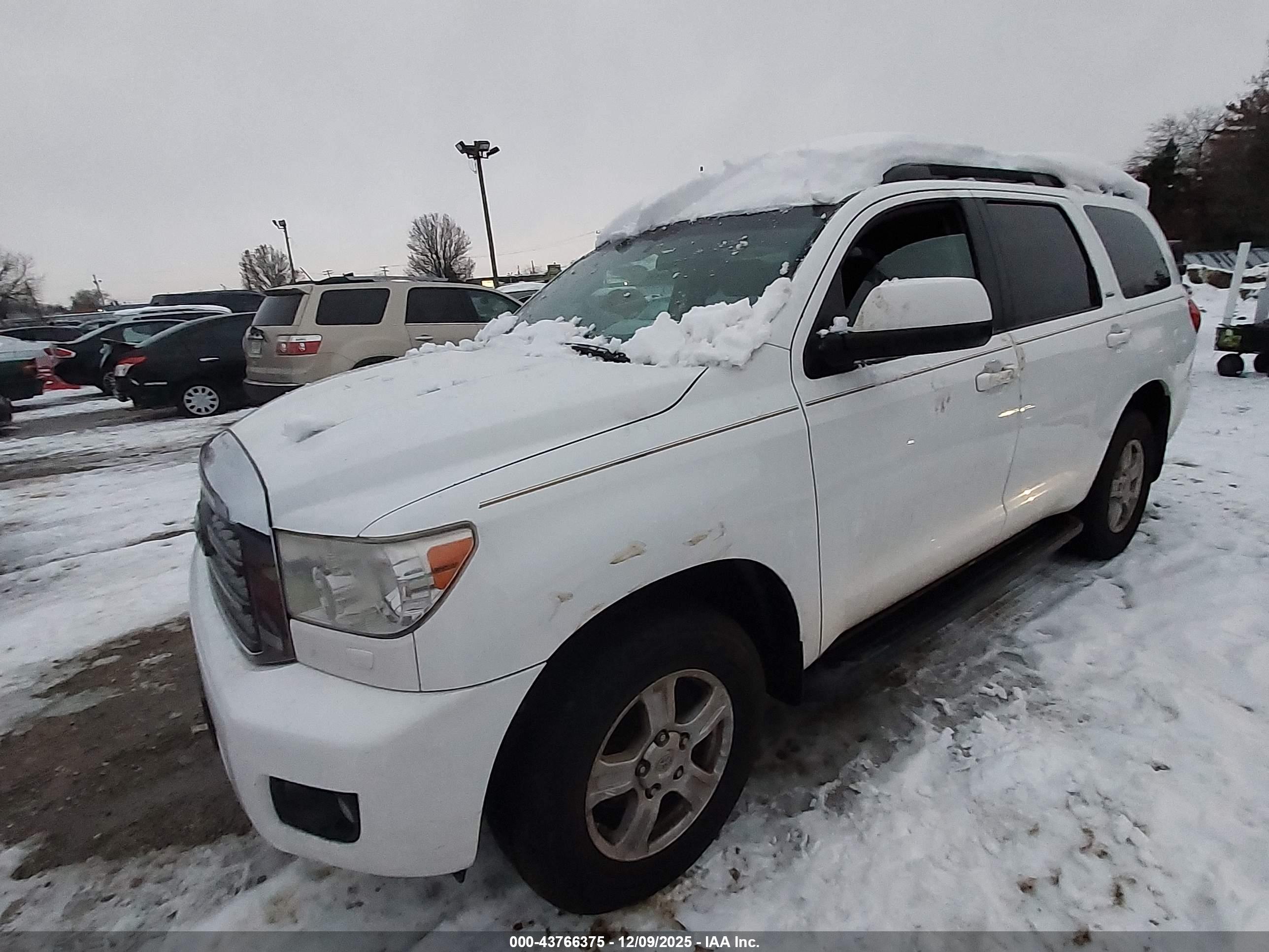 TOYOTA SEQUOIA image 2