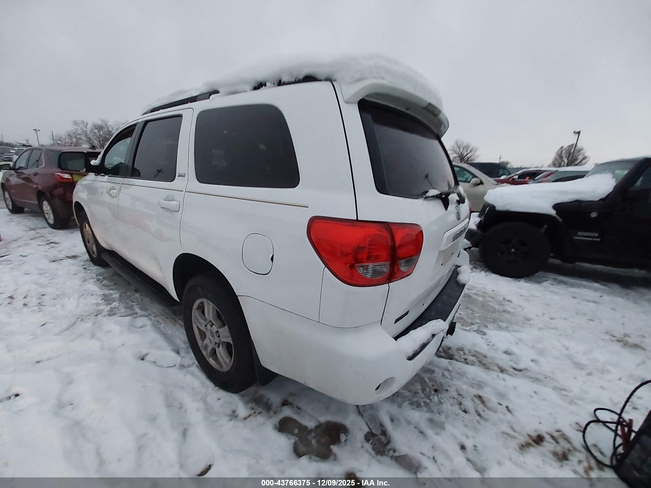 TOYOTA SEQUOIA image 3