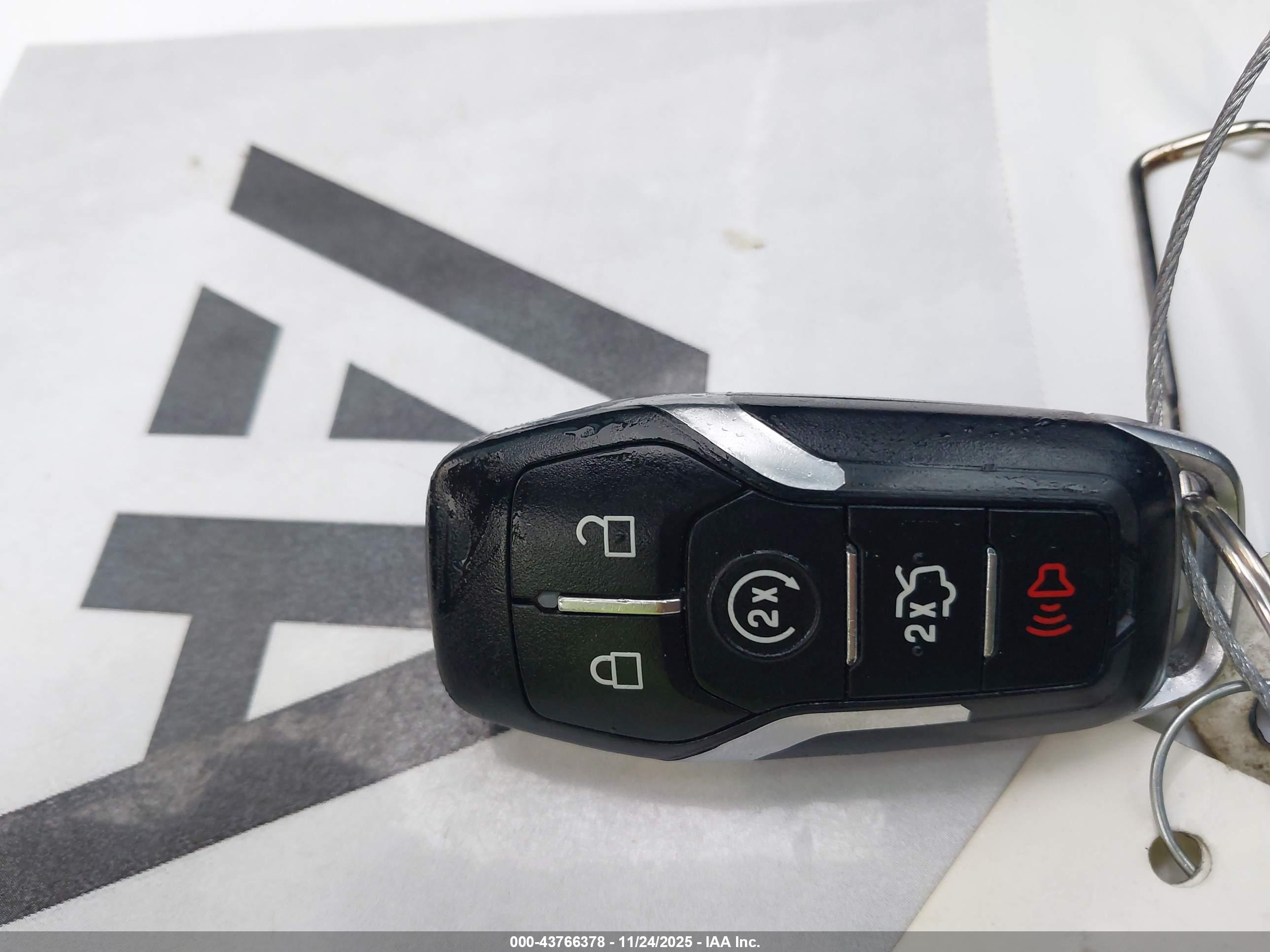 FORD FUSION image 11