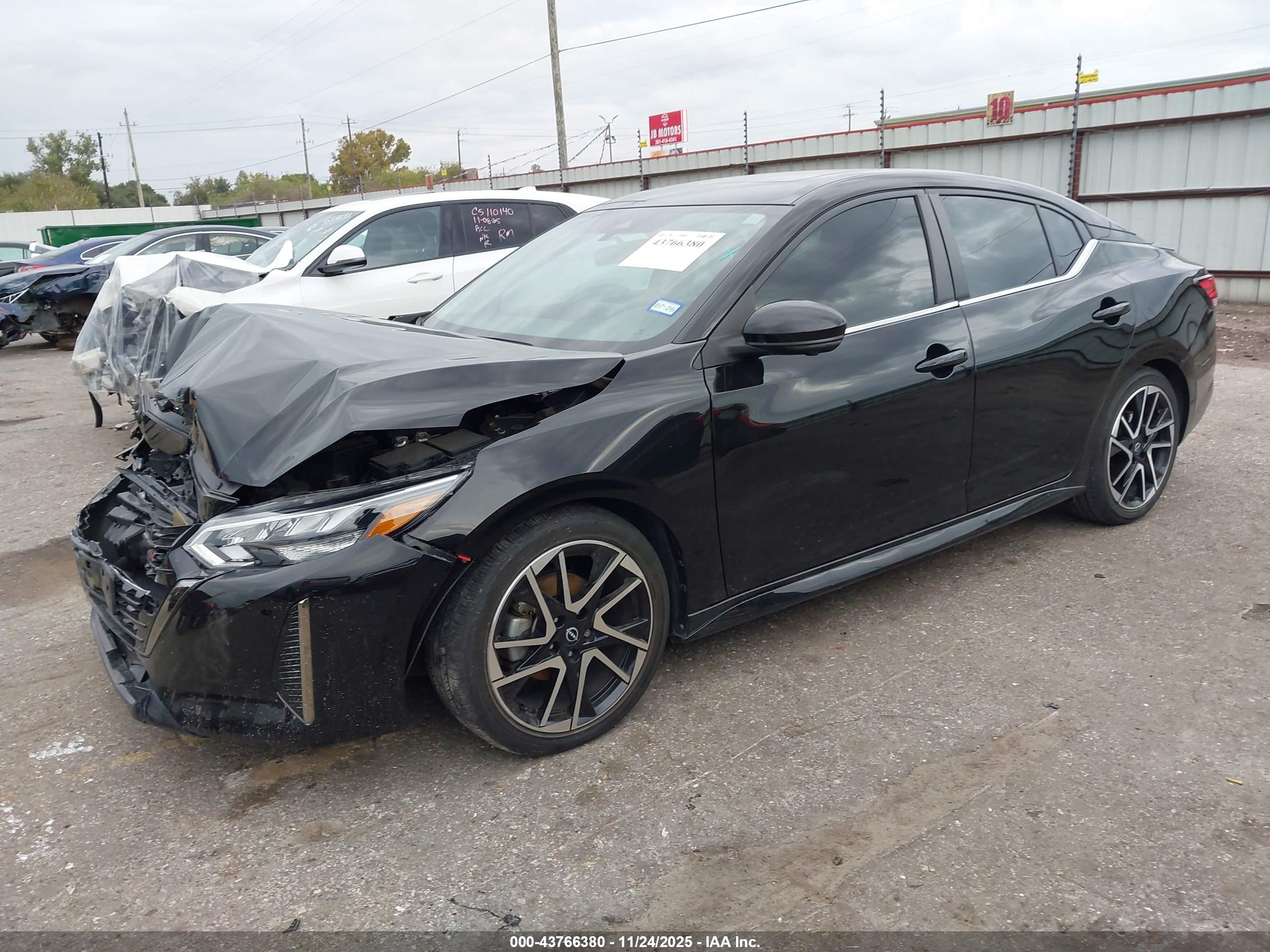 NISSAN SENTRA image 2