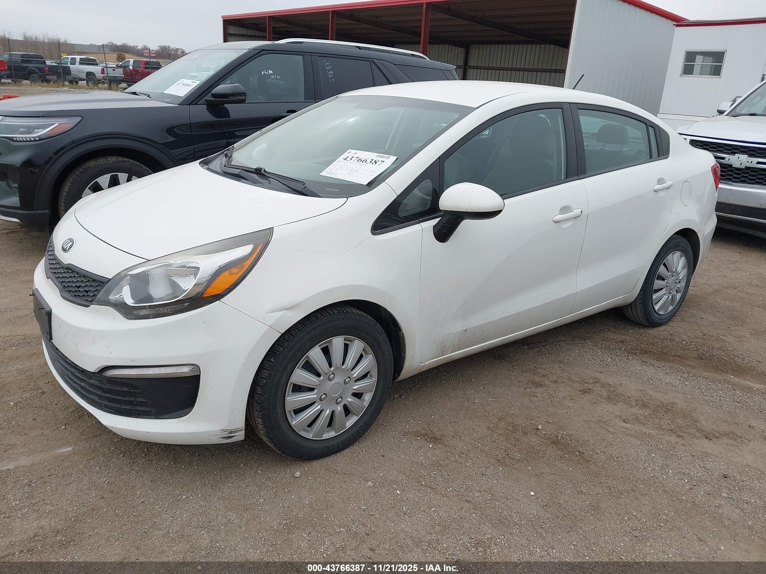 KIA RIO image 2