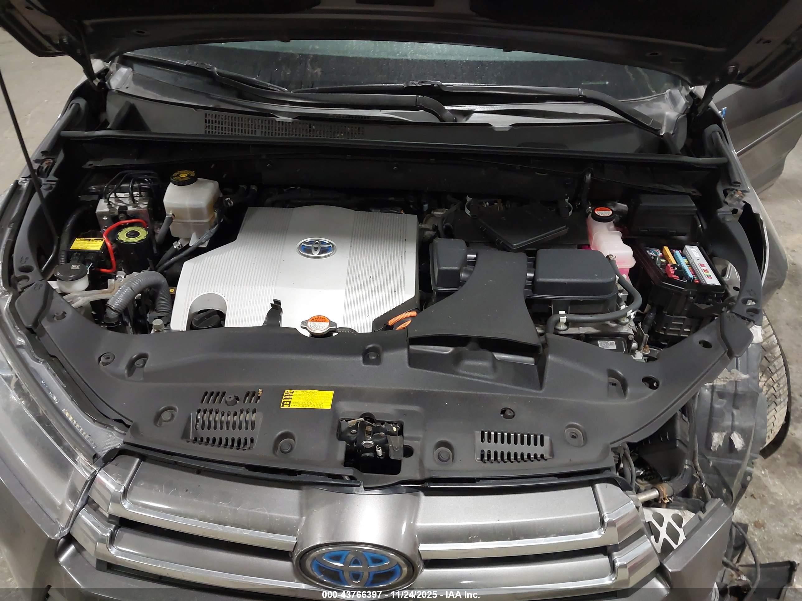 TOYOTA HIGHLANDER image 10