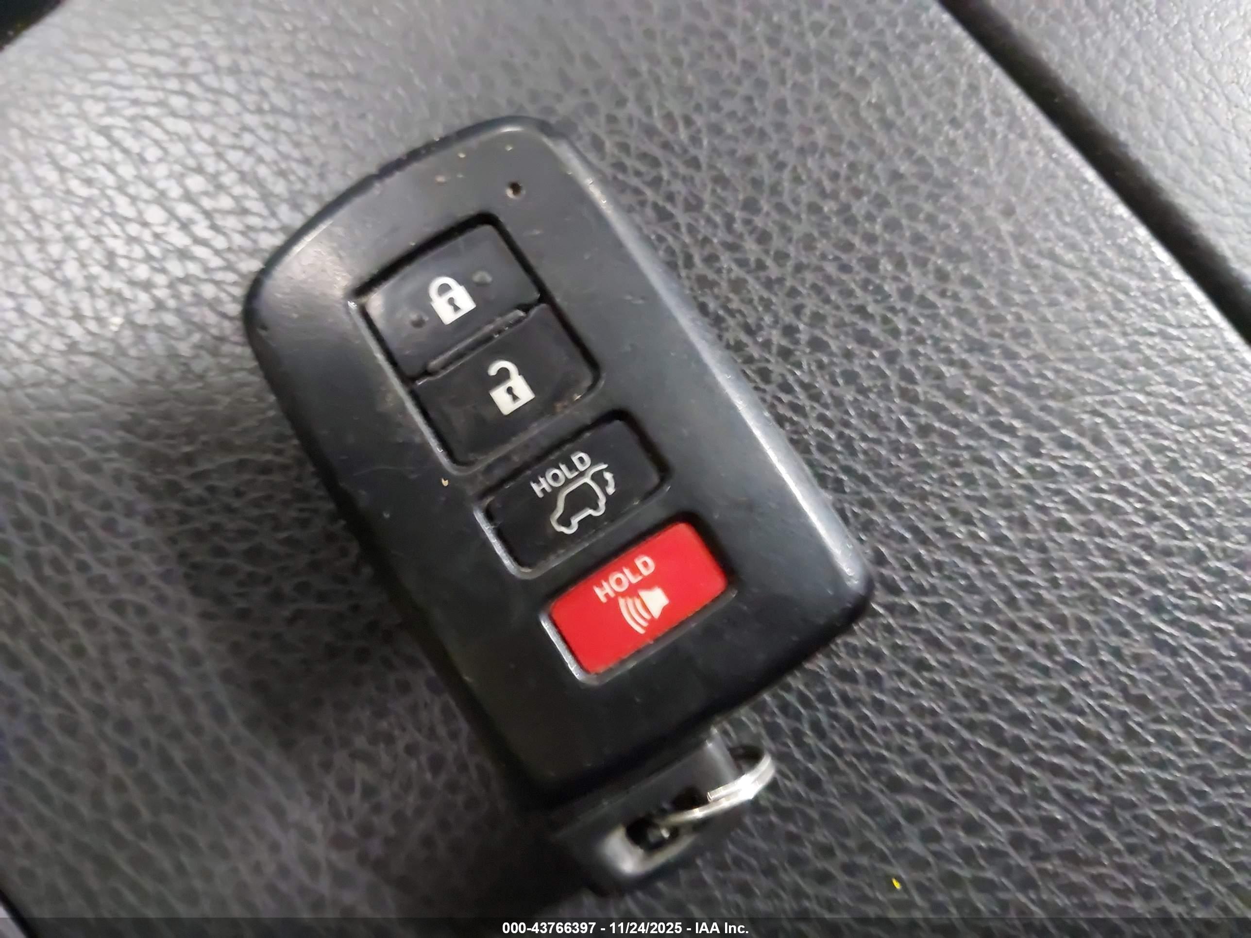 TOYOTA HIGHLANDER image 11