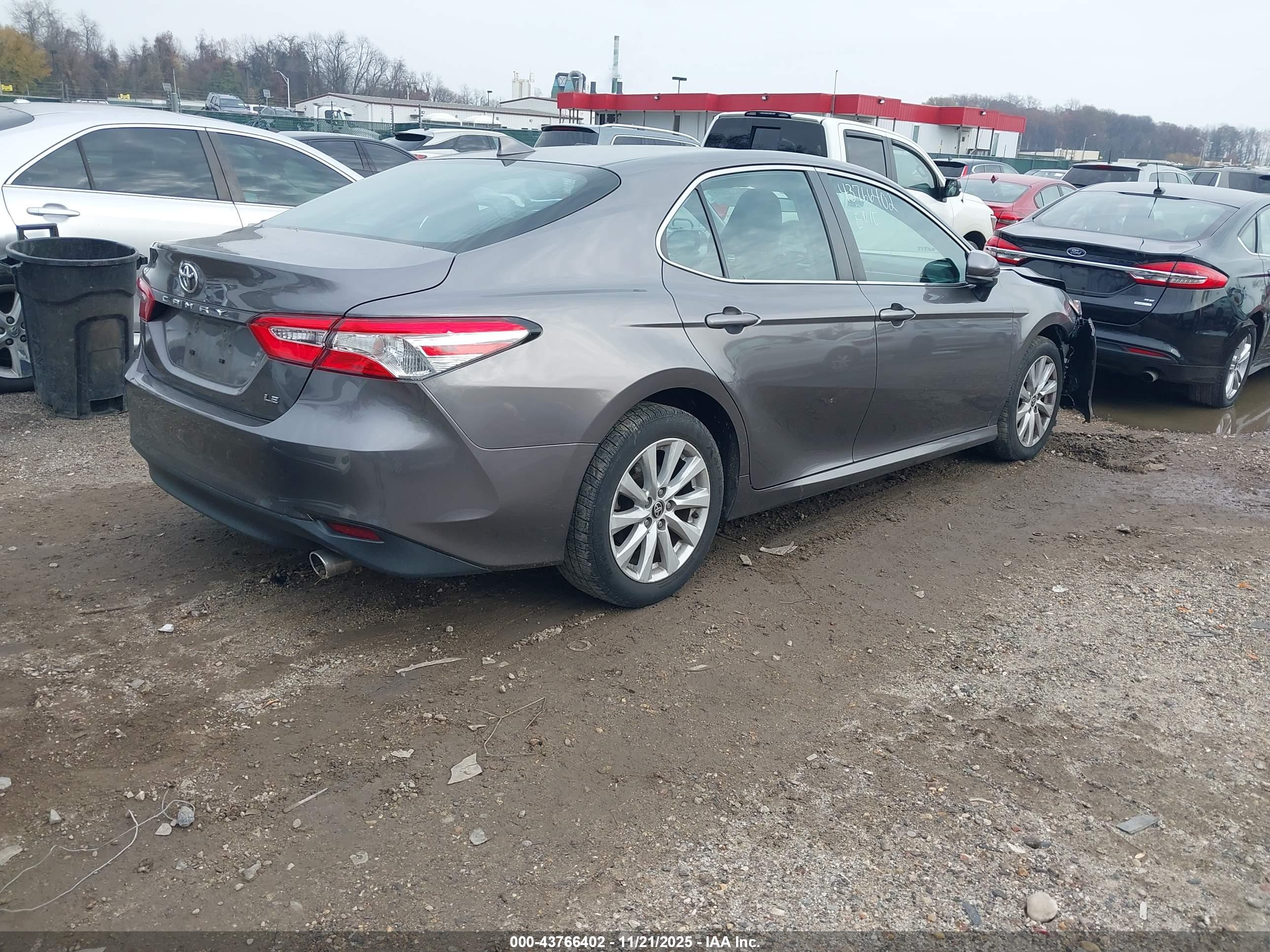 TOYOTA CAMRY image 4