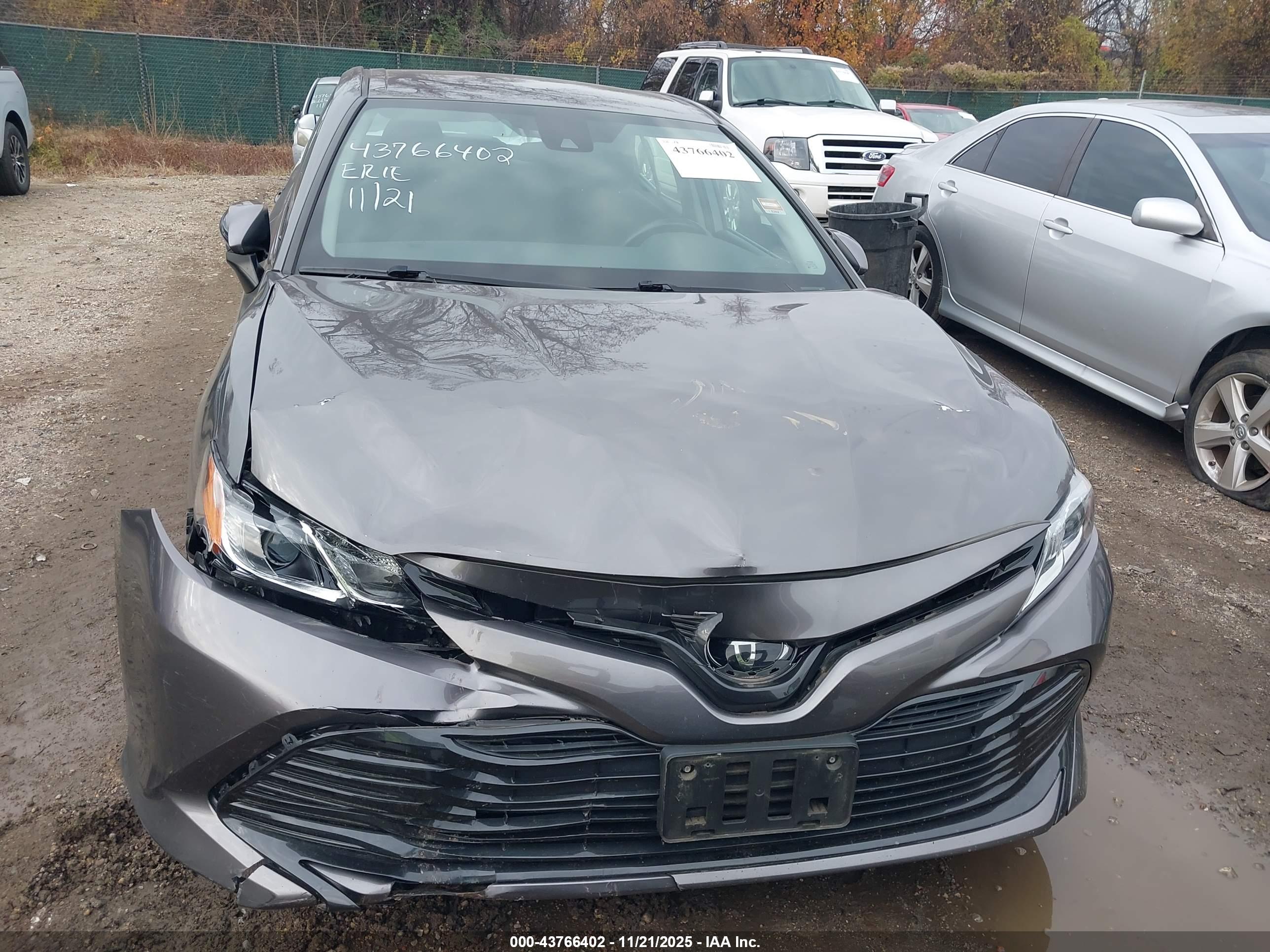 TOYOTA CAMRY image 6
