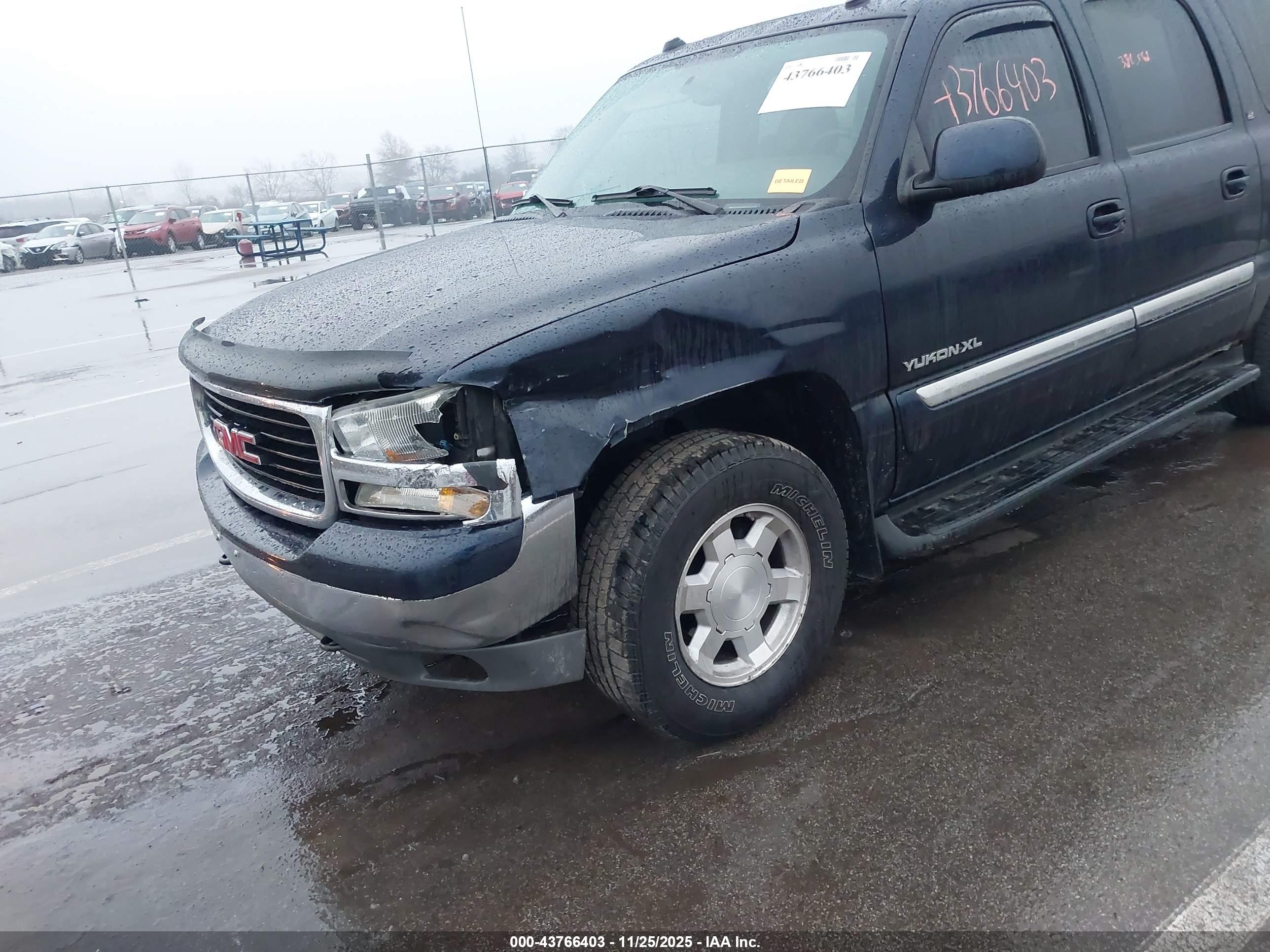 GMC YUKON image 6