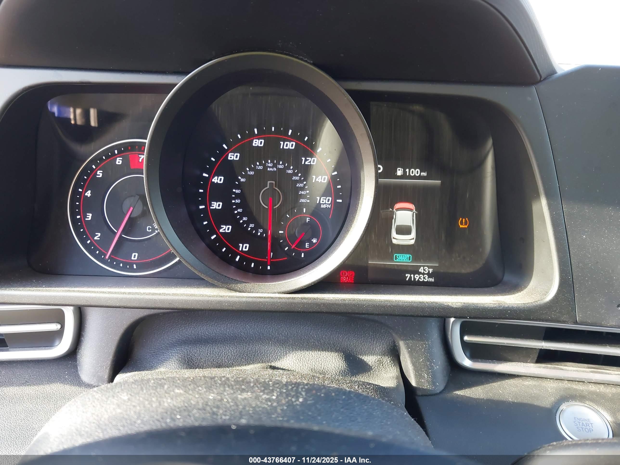 HYUNDAI ELANTRA image 7