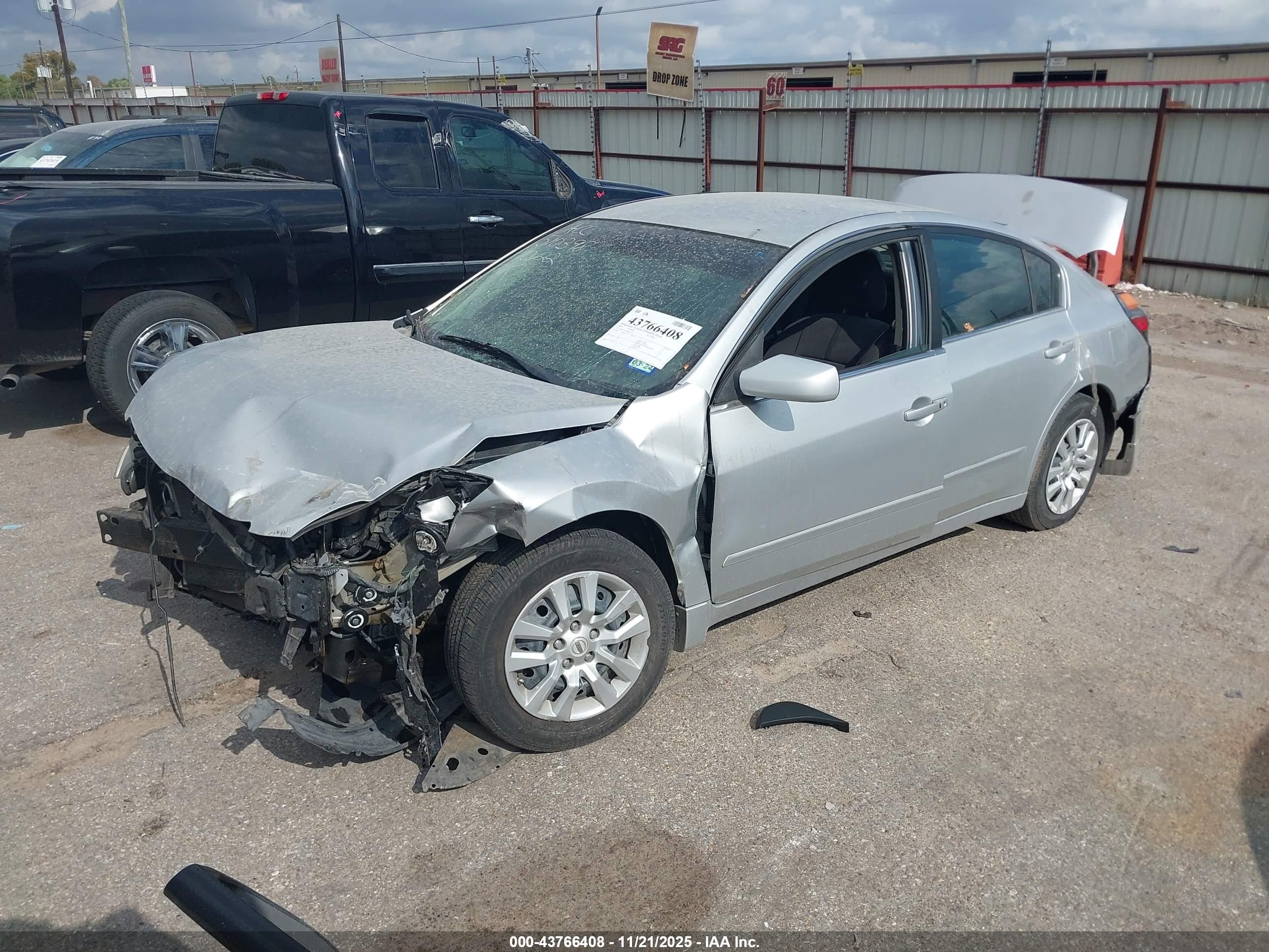 NISSAN ALTIMA image 2