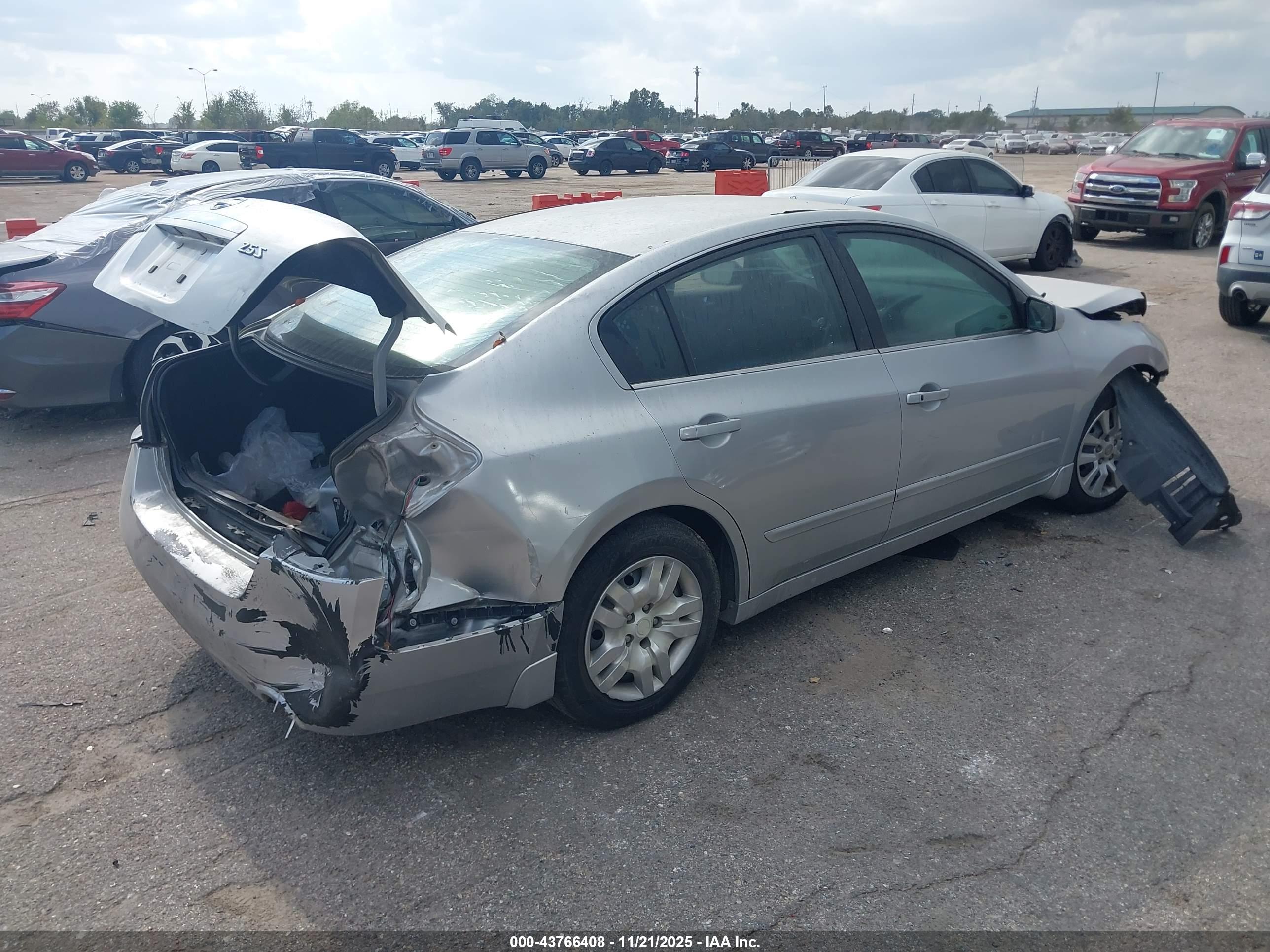 NISSAN ALTIMA image 4