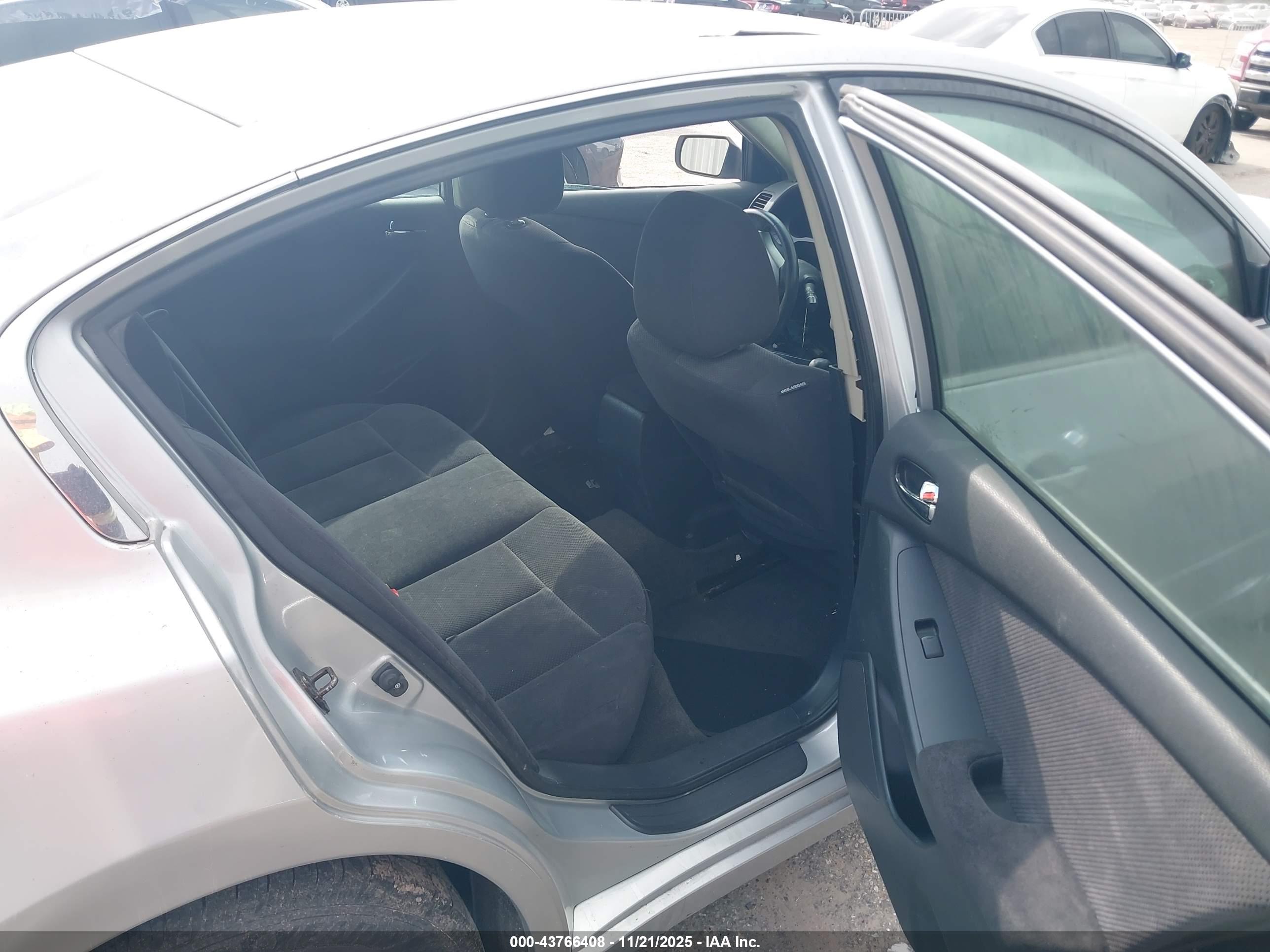 NISSAN ALTIMA image 8