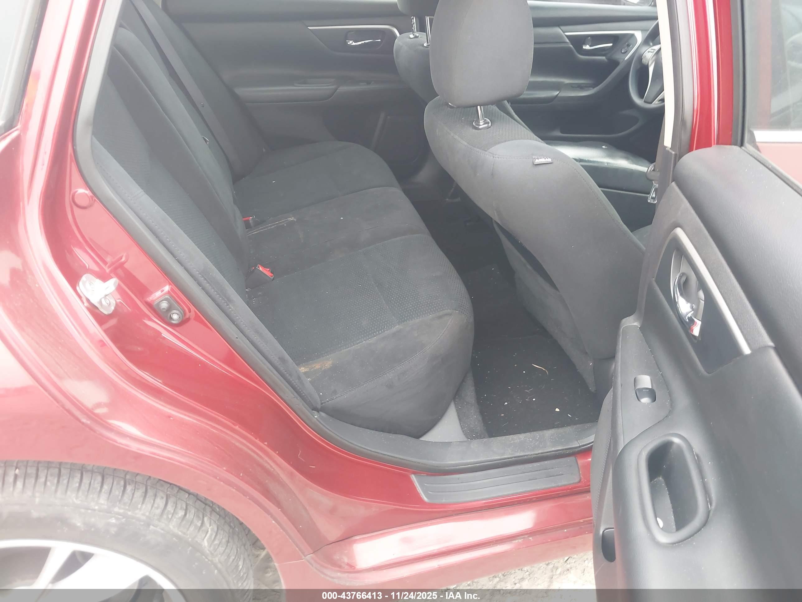 NISSAN ALTIMA image 8