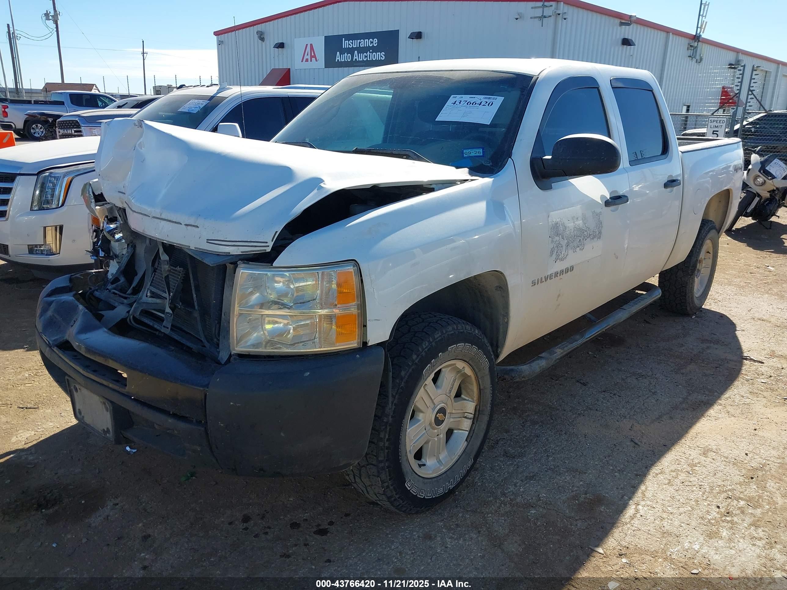 CHEVROLET SILVERADO image 2