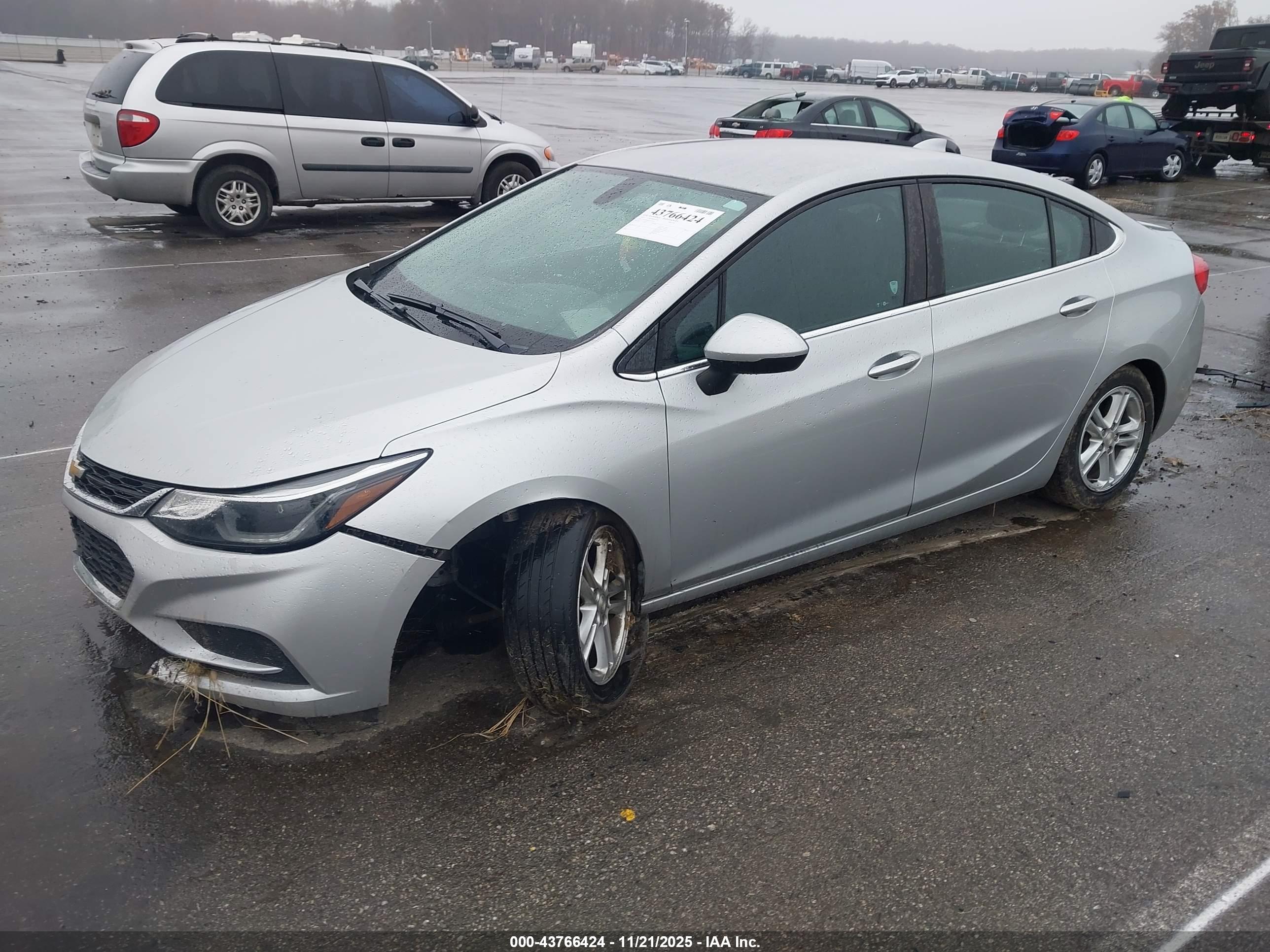 CHEVROLET CRUZE image 2