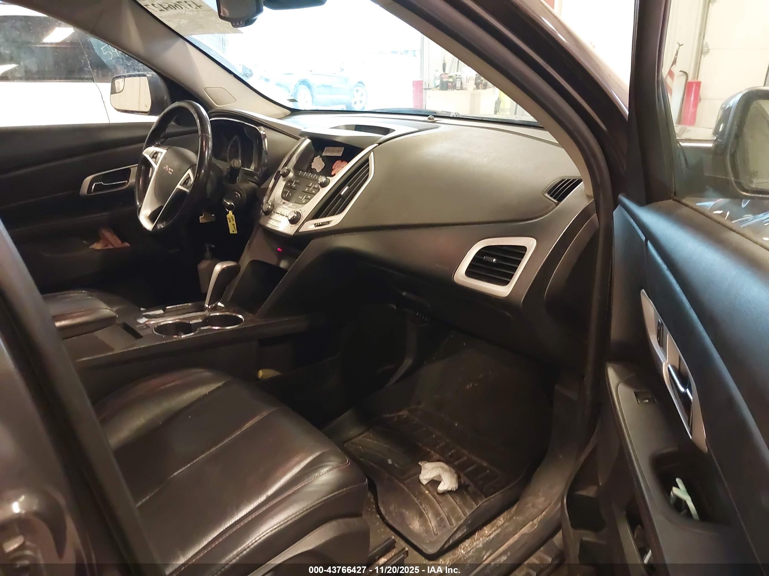 GMC TERRAIN image 5