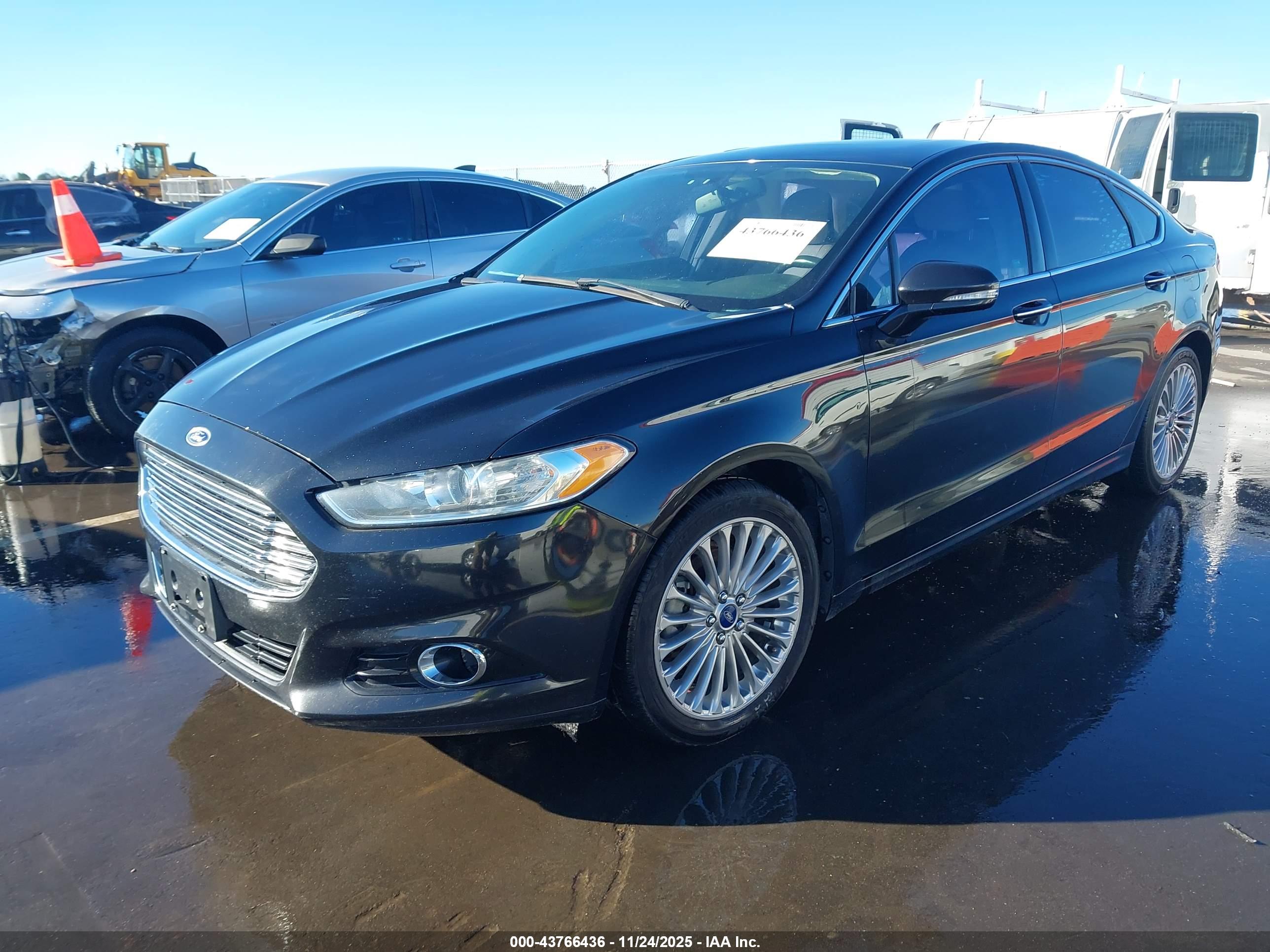 FORD FUSION image 2