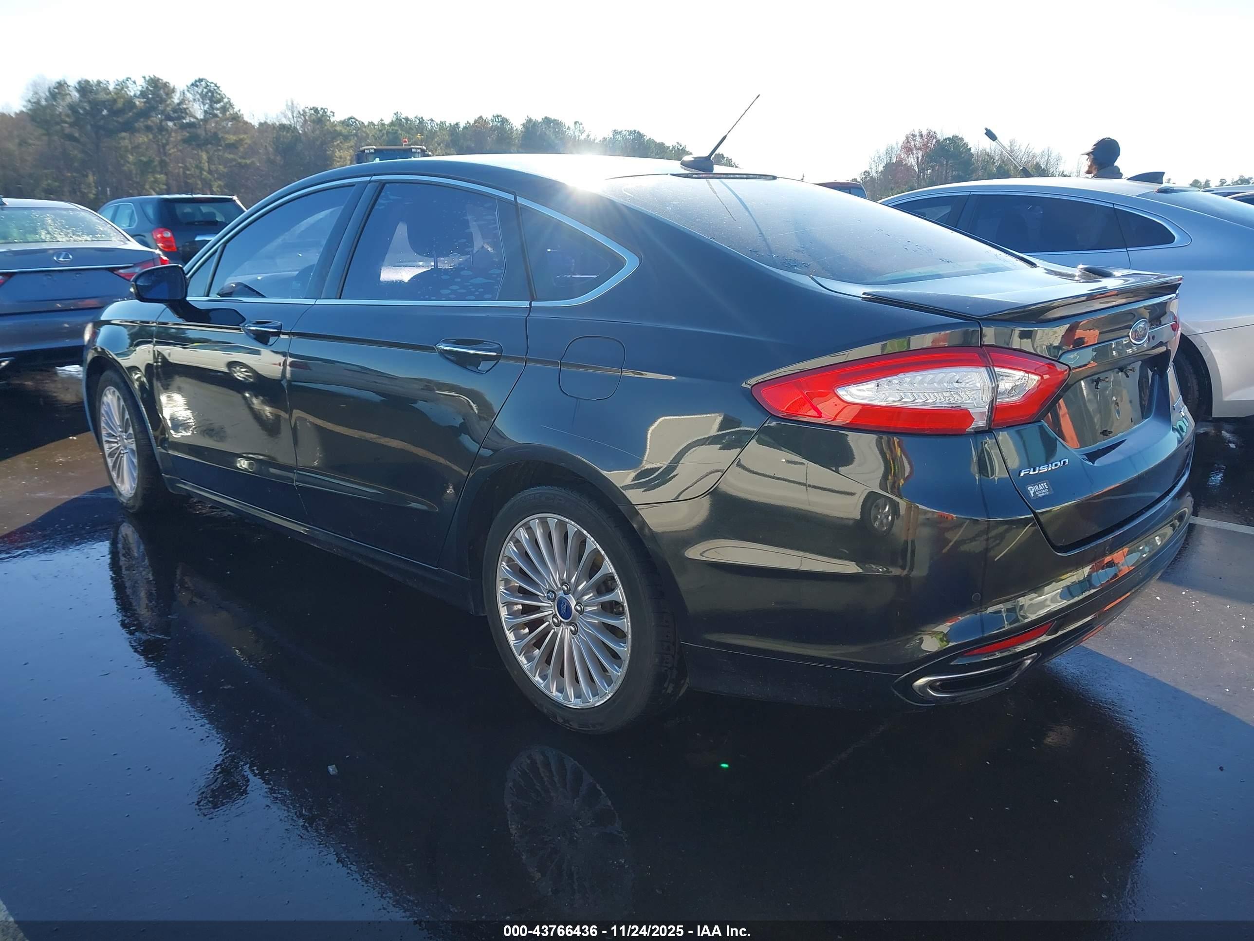 FORD FUSION image 3