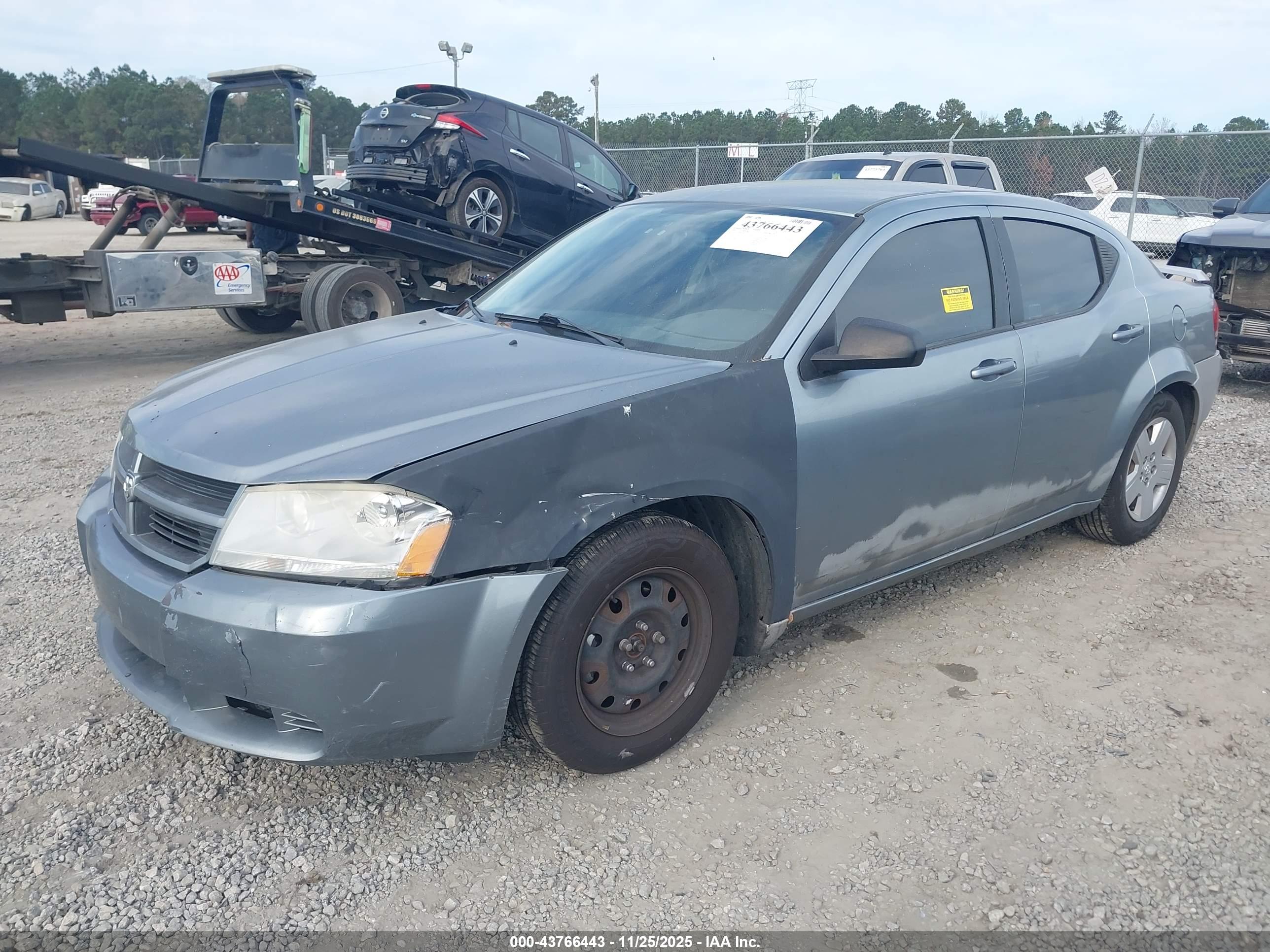 DODGE AVENGER image 2