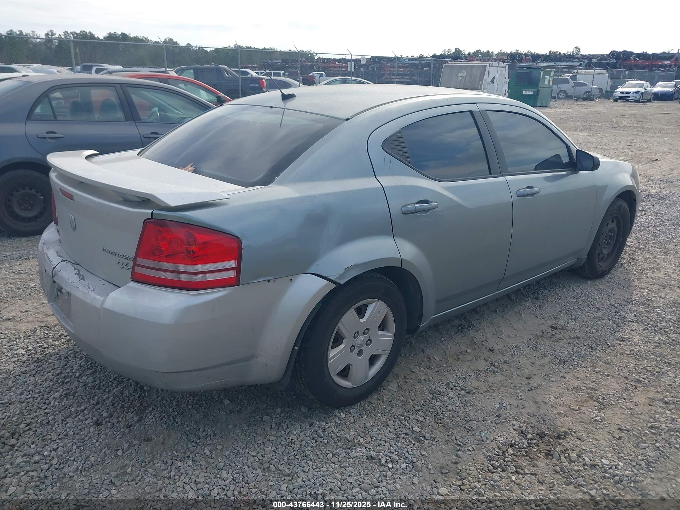 DODGE AVENGER image 4