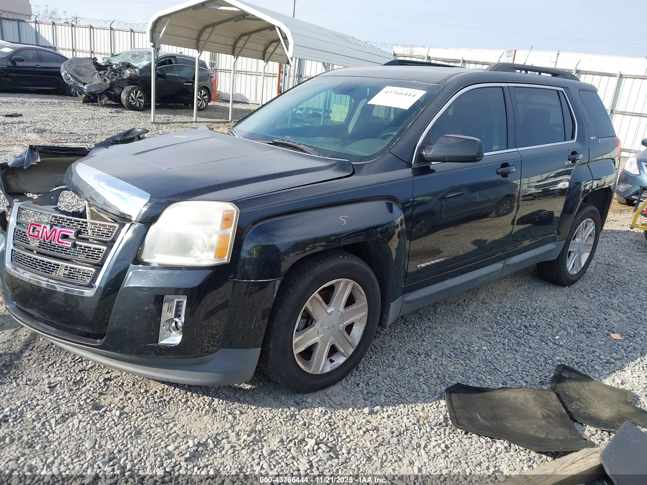 GMC TERRAIN image 2