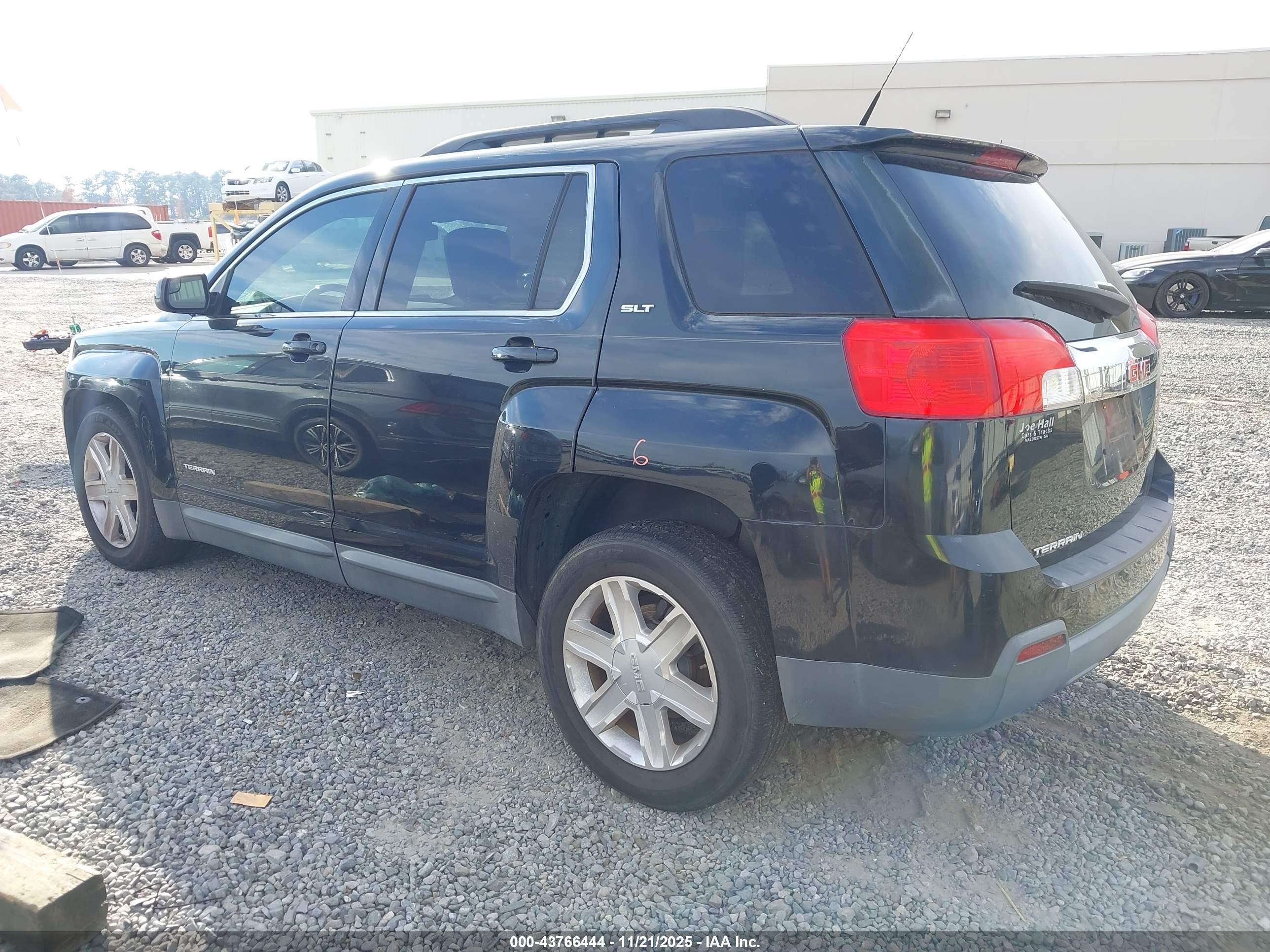 GMC TERRAIN image 3