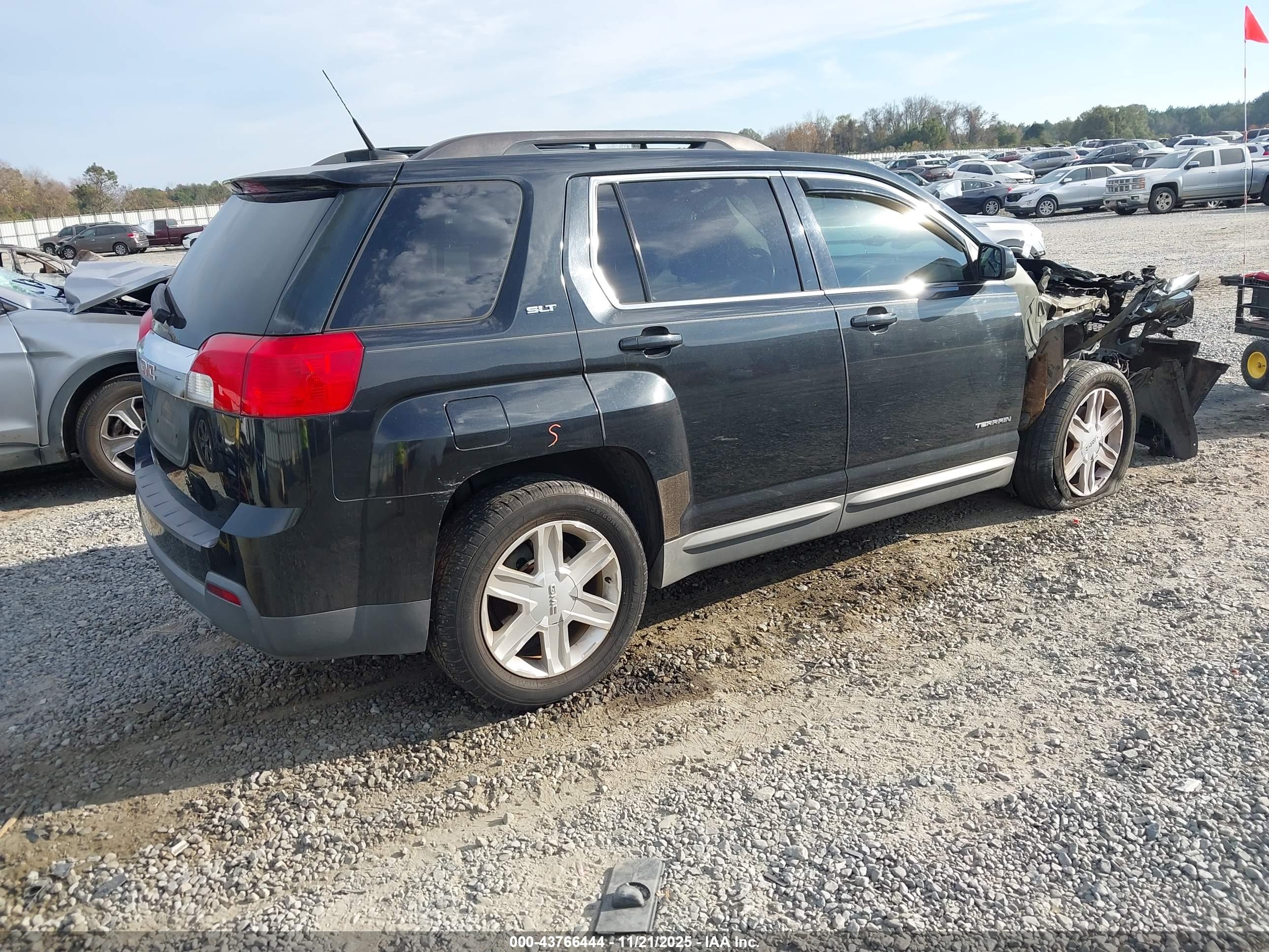 GMC TERRAIN image 4